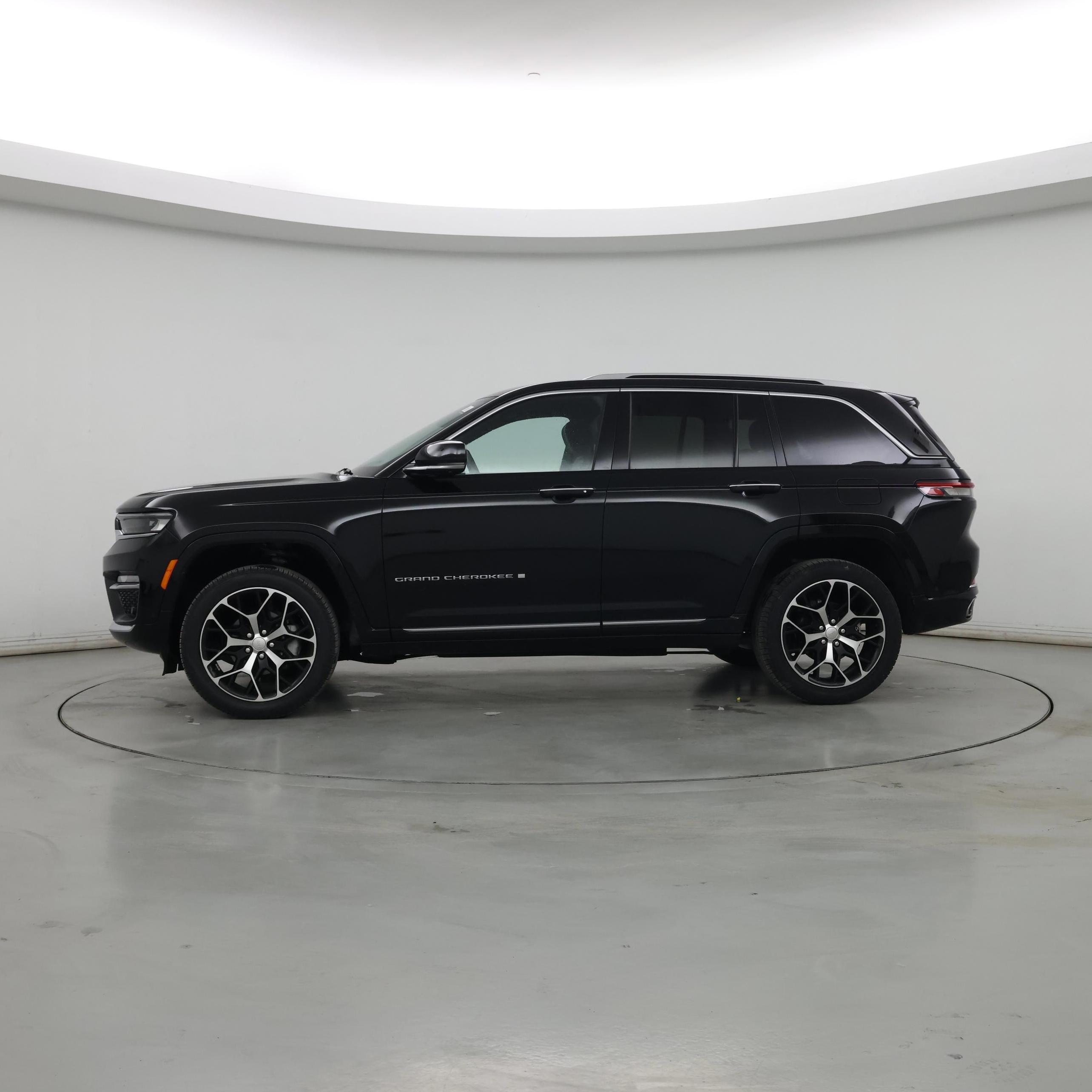 Thumbnail: 2023 Jeep Grand Cherokee - 3