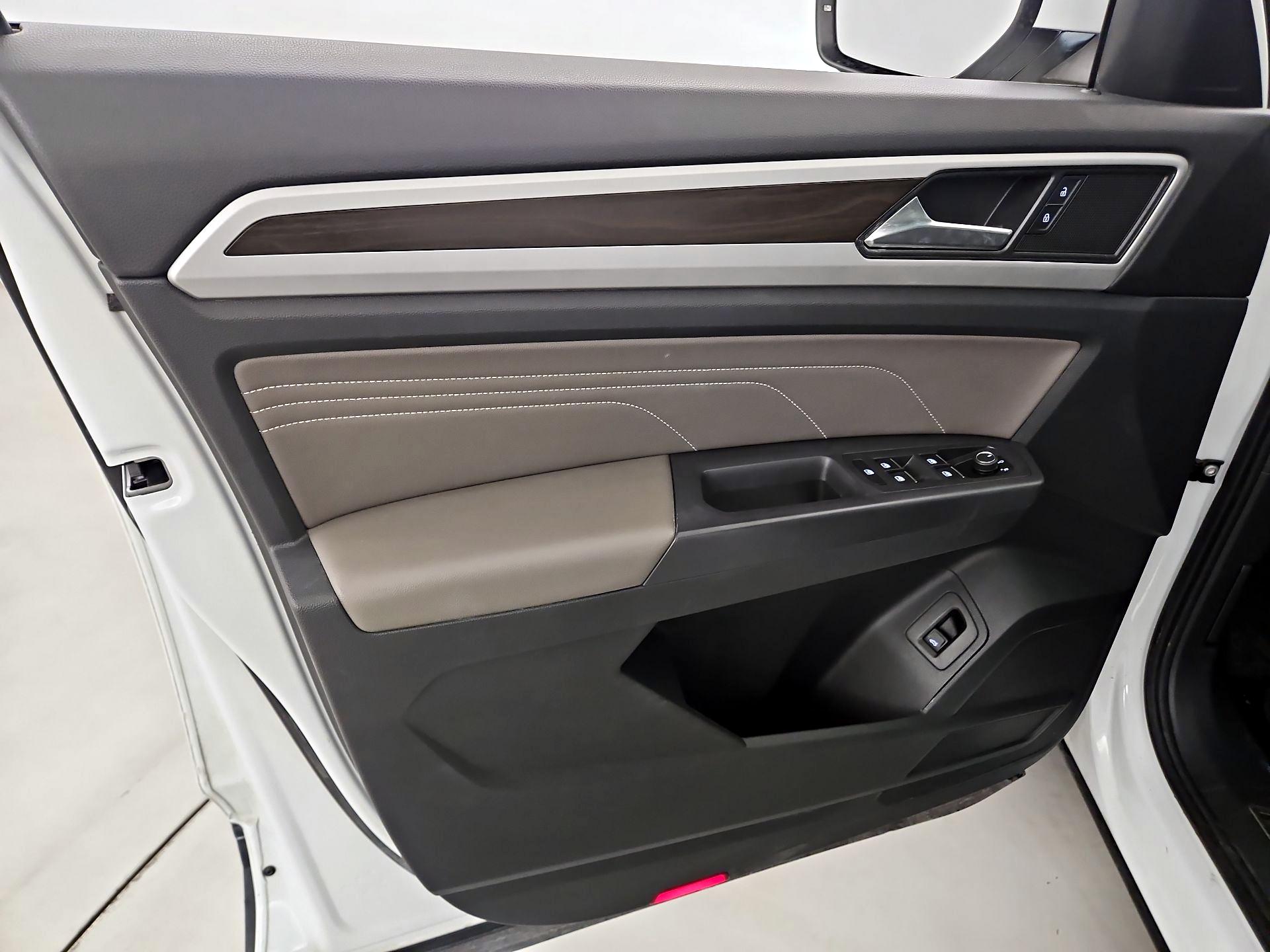 Thumbnail: 2021 Volkswagen Atlas - 12