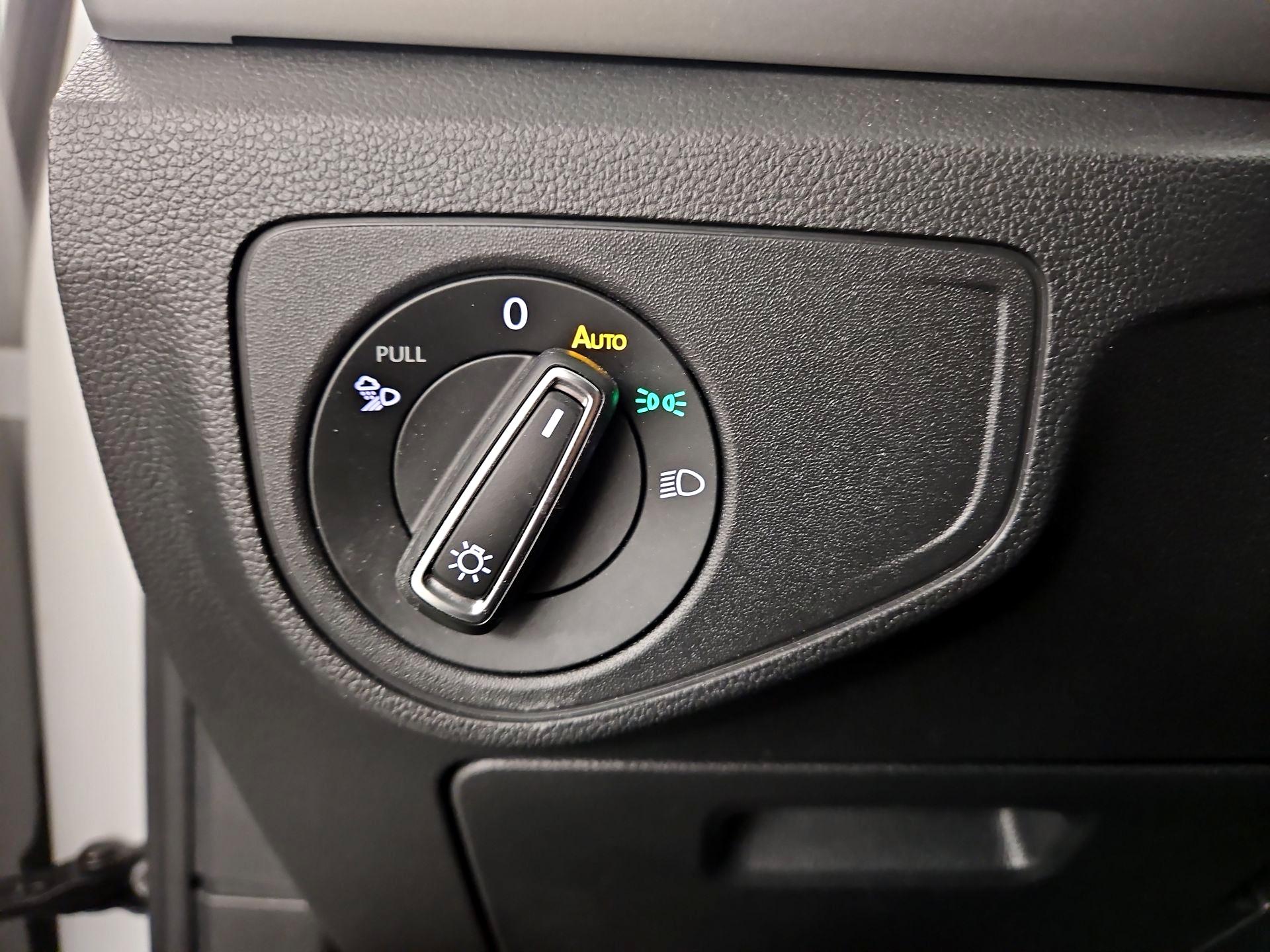 Thumbnail: 2021 Volkswagen Atlas - 13