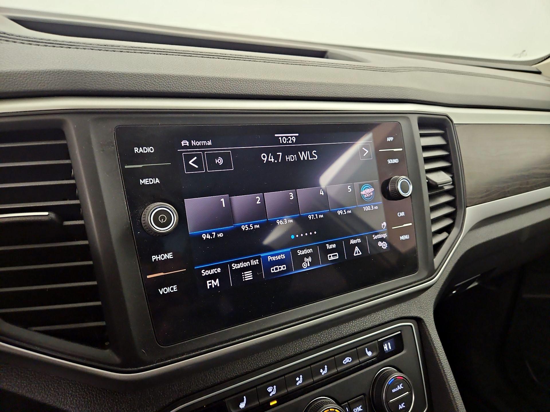 Thumbnail: 2021 Volkswagen Atlas - 15