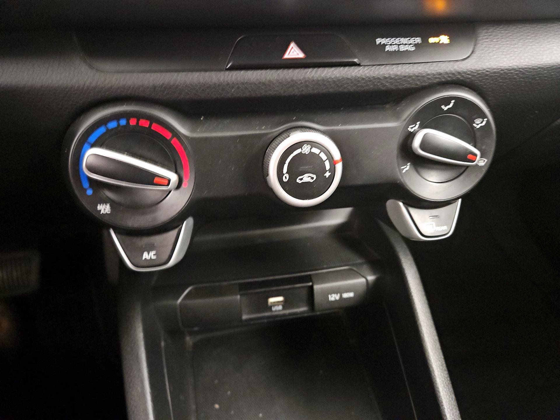 Thumbnail: 2023 Kia Rio - 16