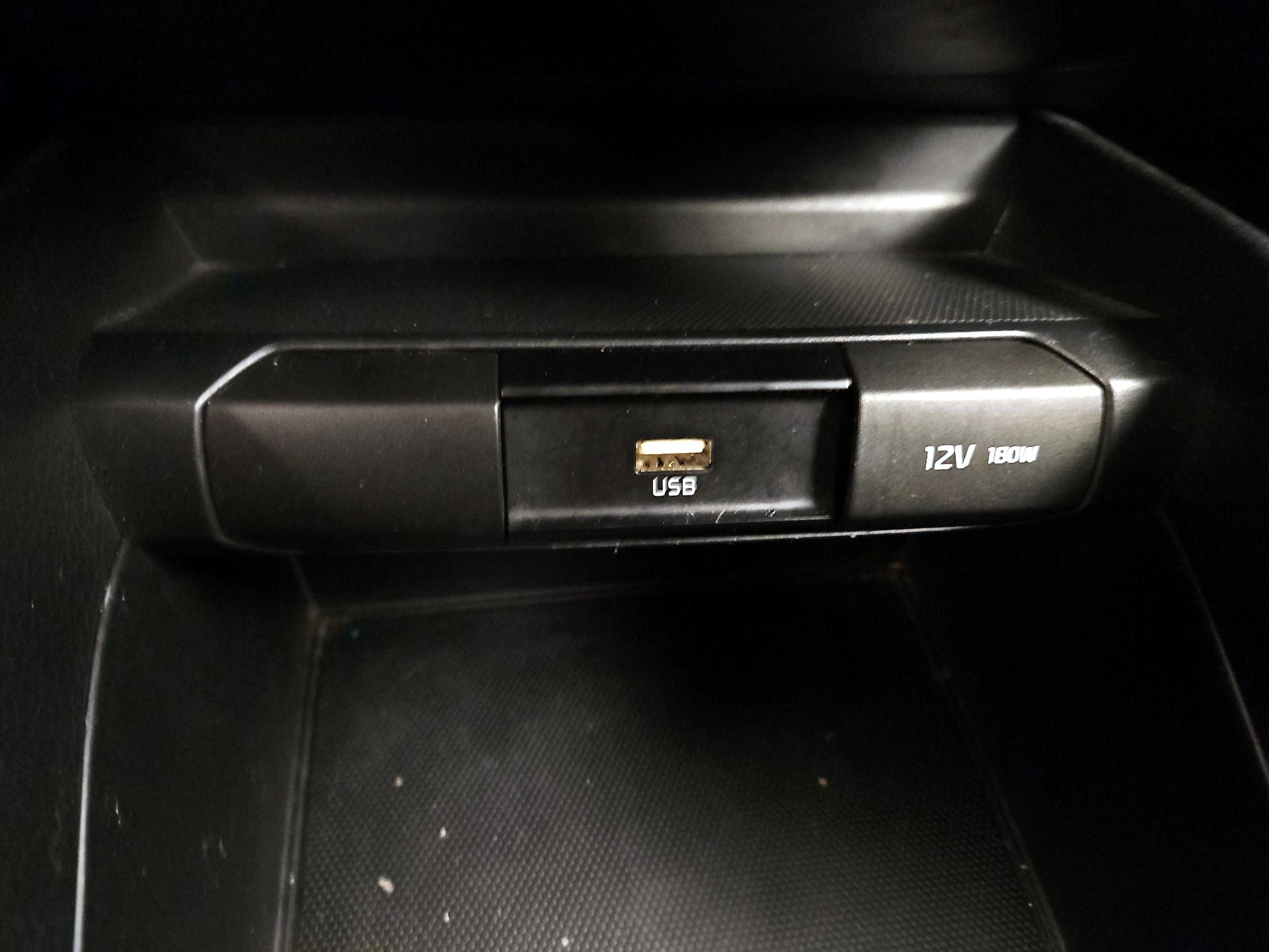 Thumbnail: 2023 Kia Rio - 18