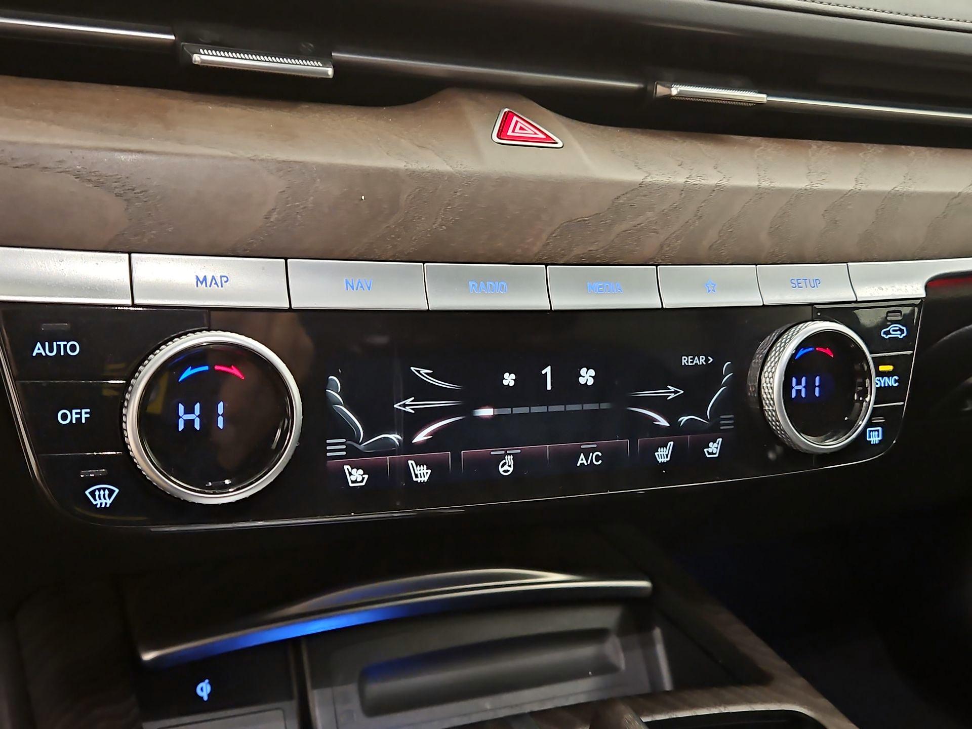 Thumbnail: 2021 Genesis G80 - 17