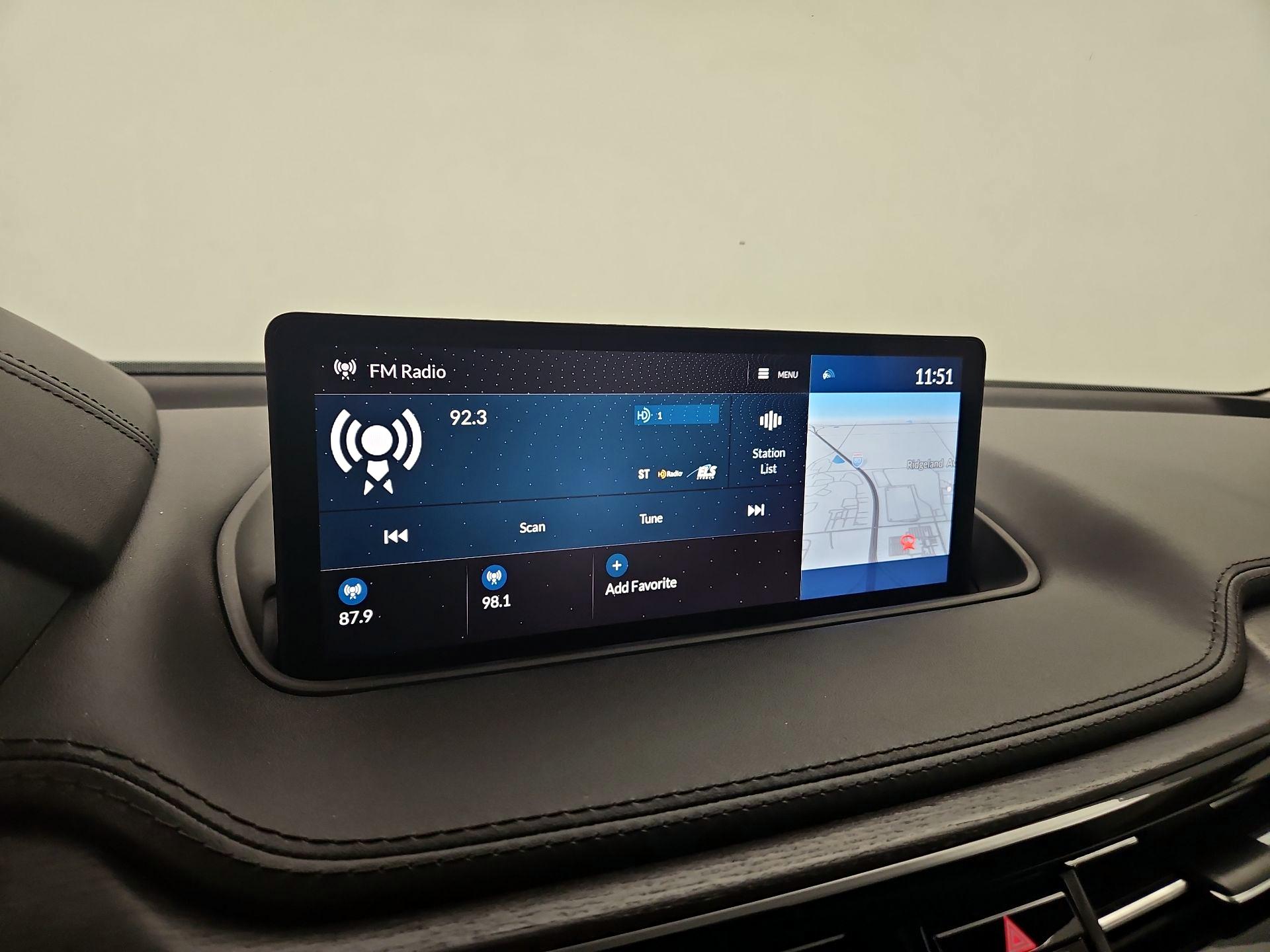 Thumbnail: 2022 Acura MDX - 16