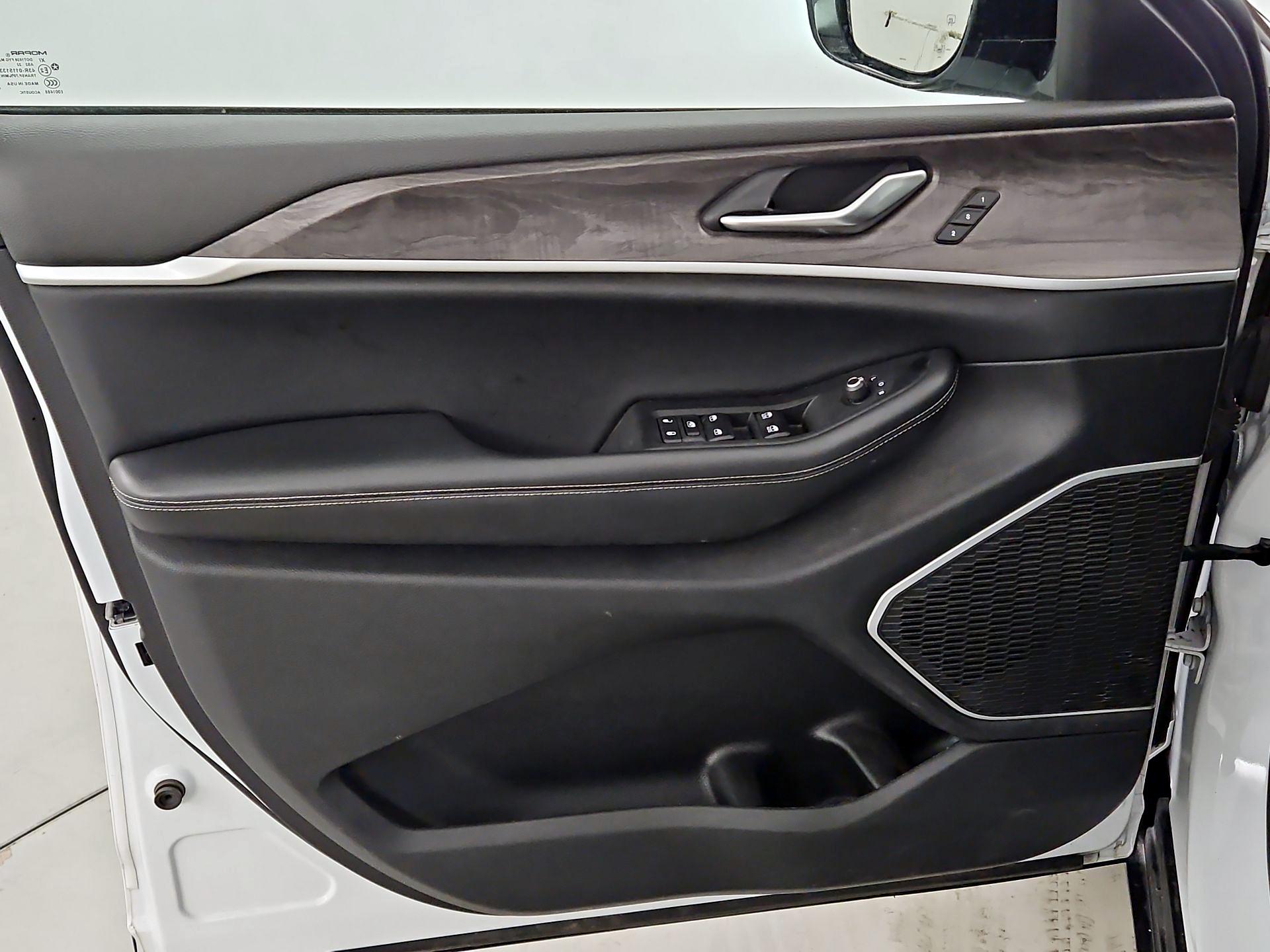 Thumbnail: 2022 Jeep Grand Cherokee - 12