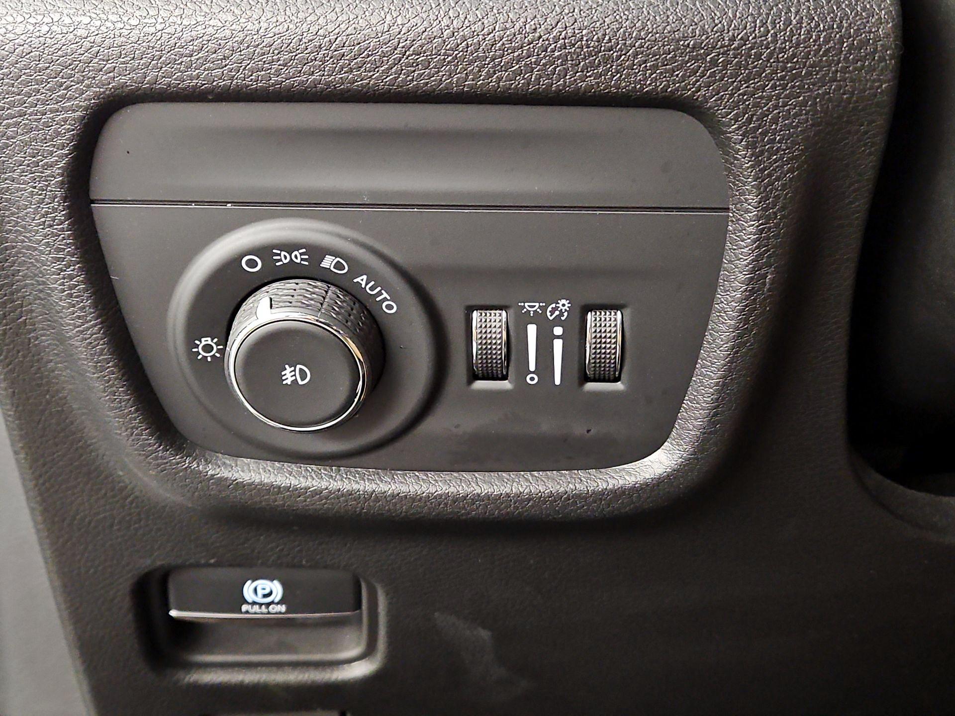 Thumbnail: 2022 Jeep Grand Cherokee - 13