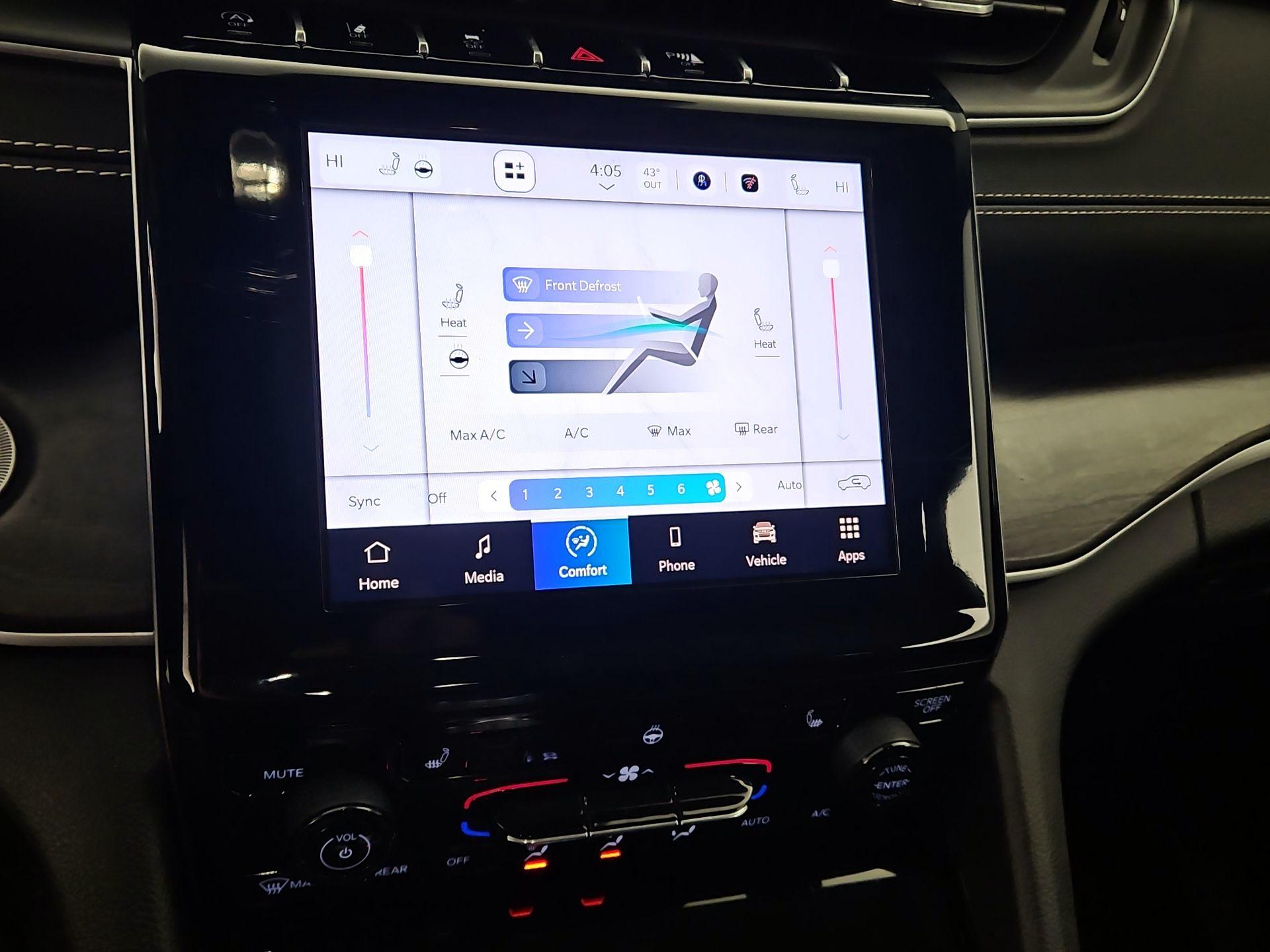 Thumbnail: 2022 Jeep Grand Cherokee - 16