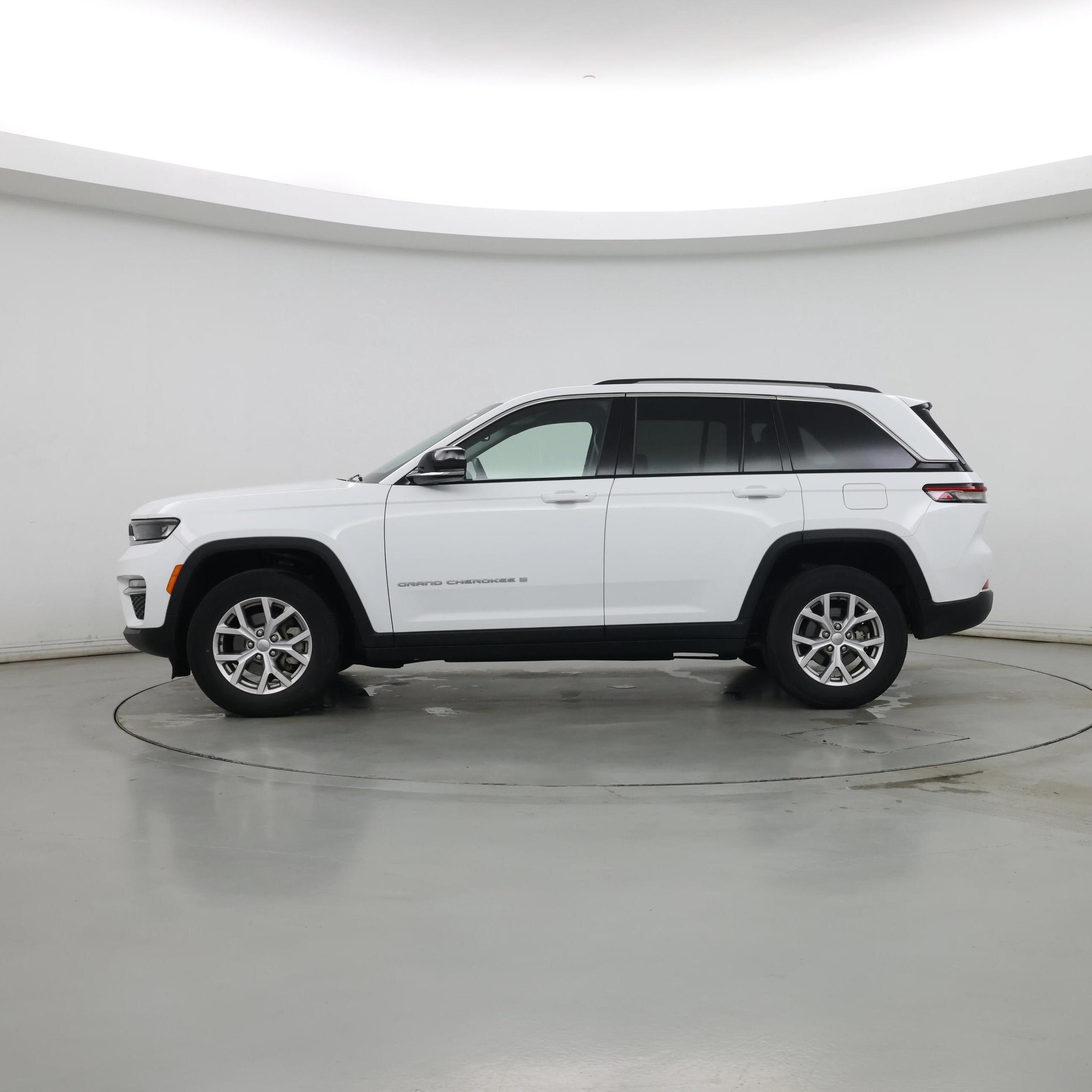 Thumbnail: 2022 Jeep Grand Cherokee - 3