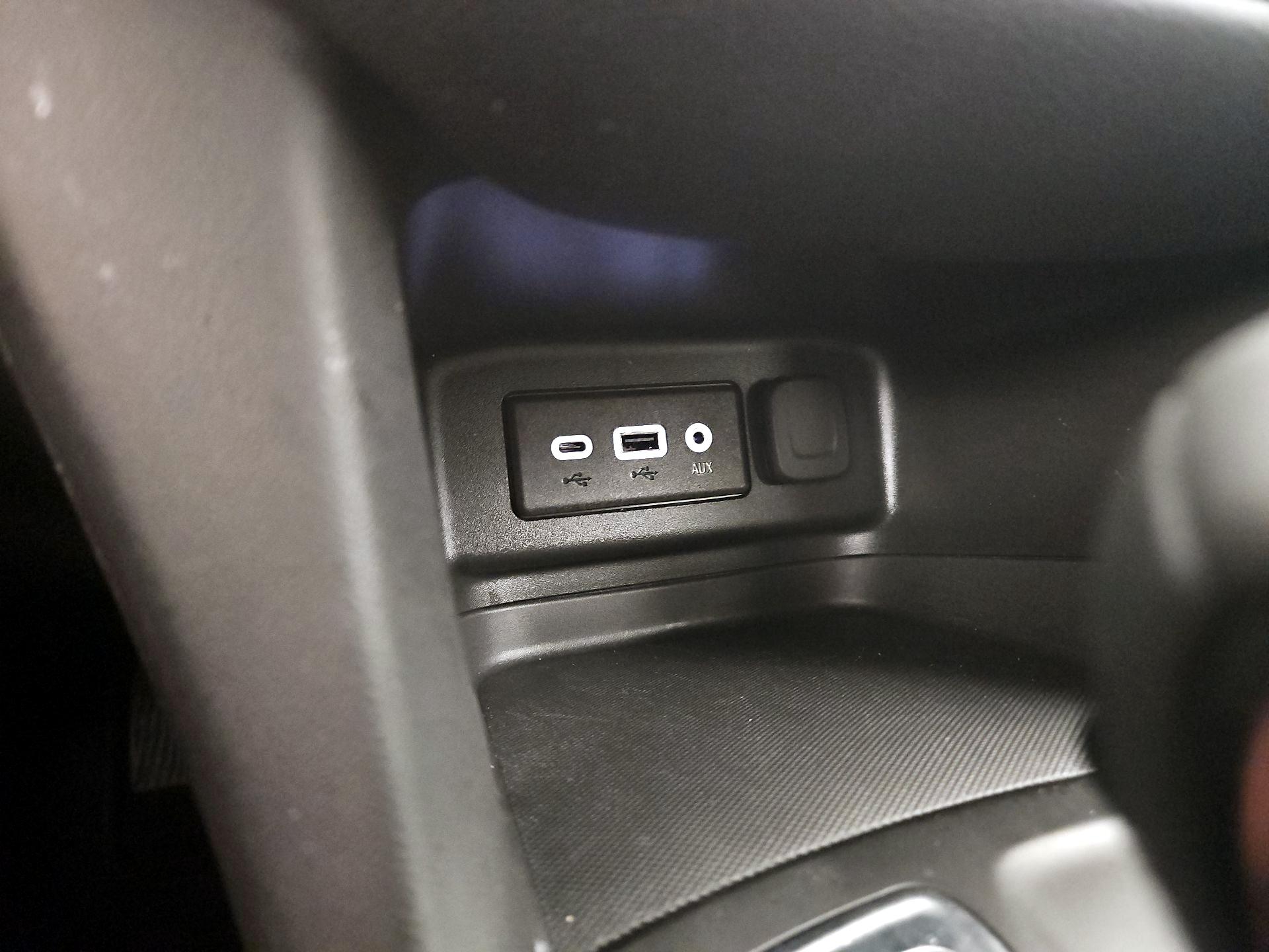 Thumbnail: 2023 Chevrolet Equinox - 18