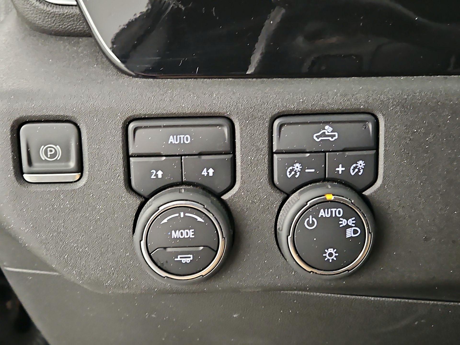 Thumbnail: 2022 Chevrolet Silverado 1500 - 13