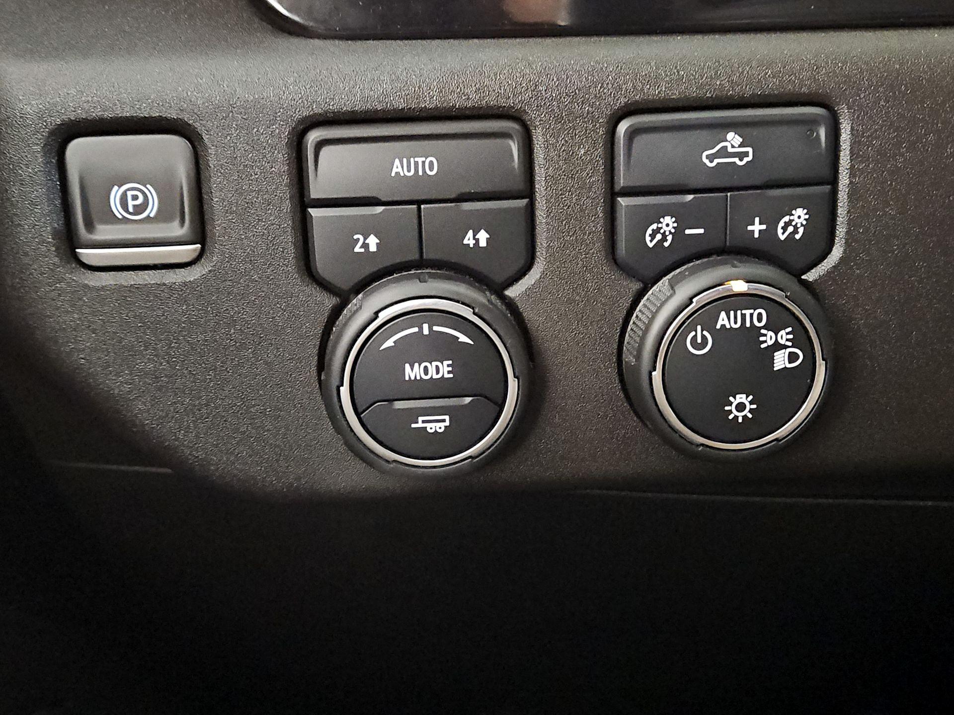 Thumbnail: 2022 Chevrolet Silverado 1500 - 13