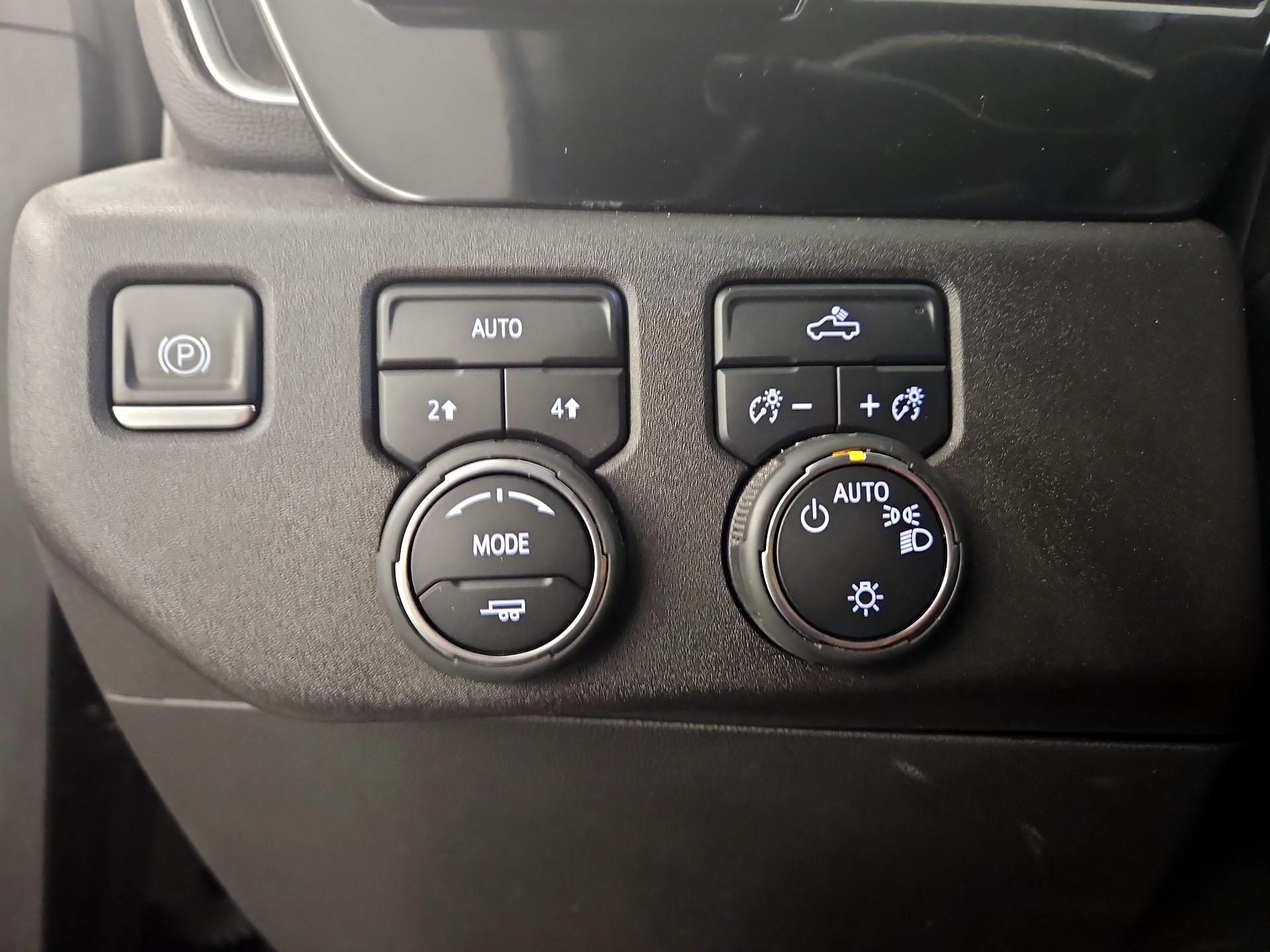 Thumbnail: 2022 Chevrolet Silverado 1500 - 13