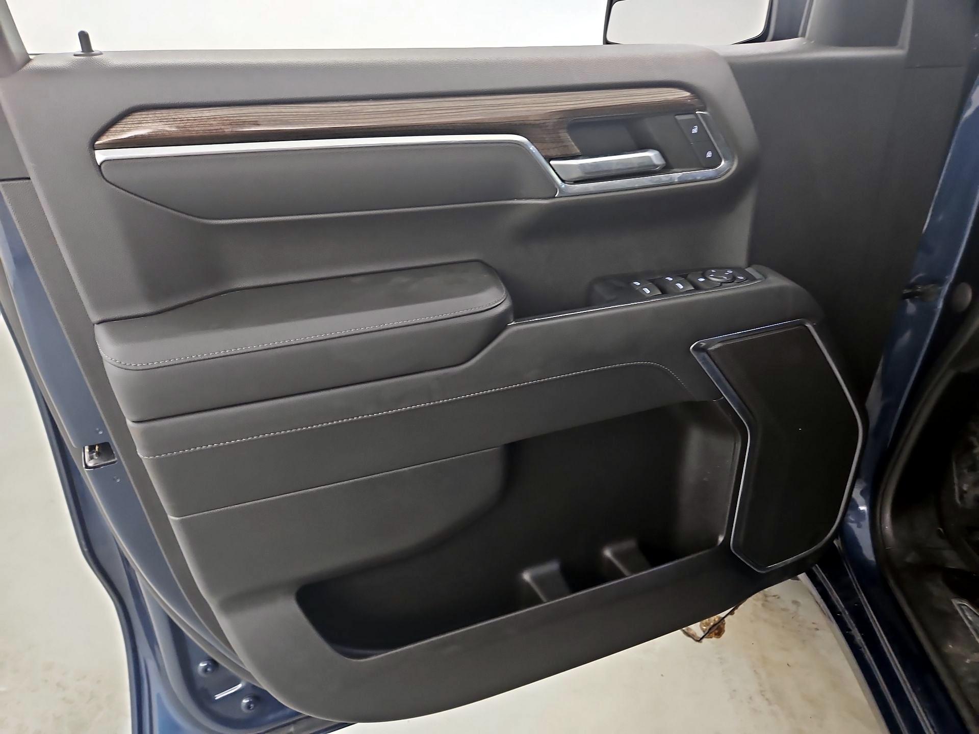 Thumbnail: 2022 Chevrolet Silverado 1500 - 12