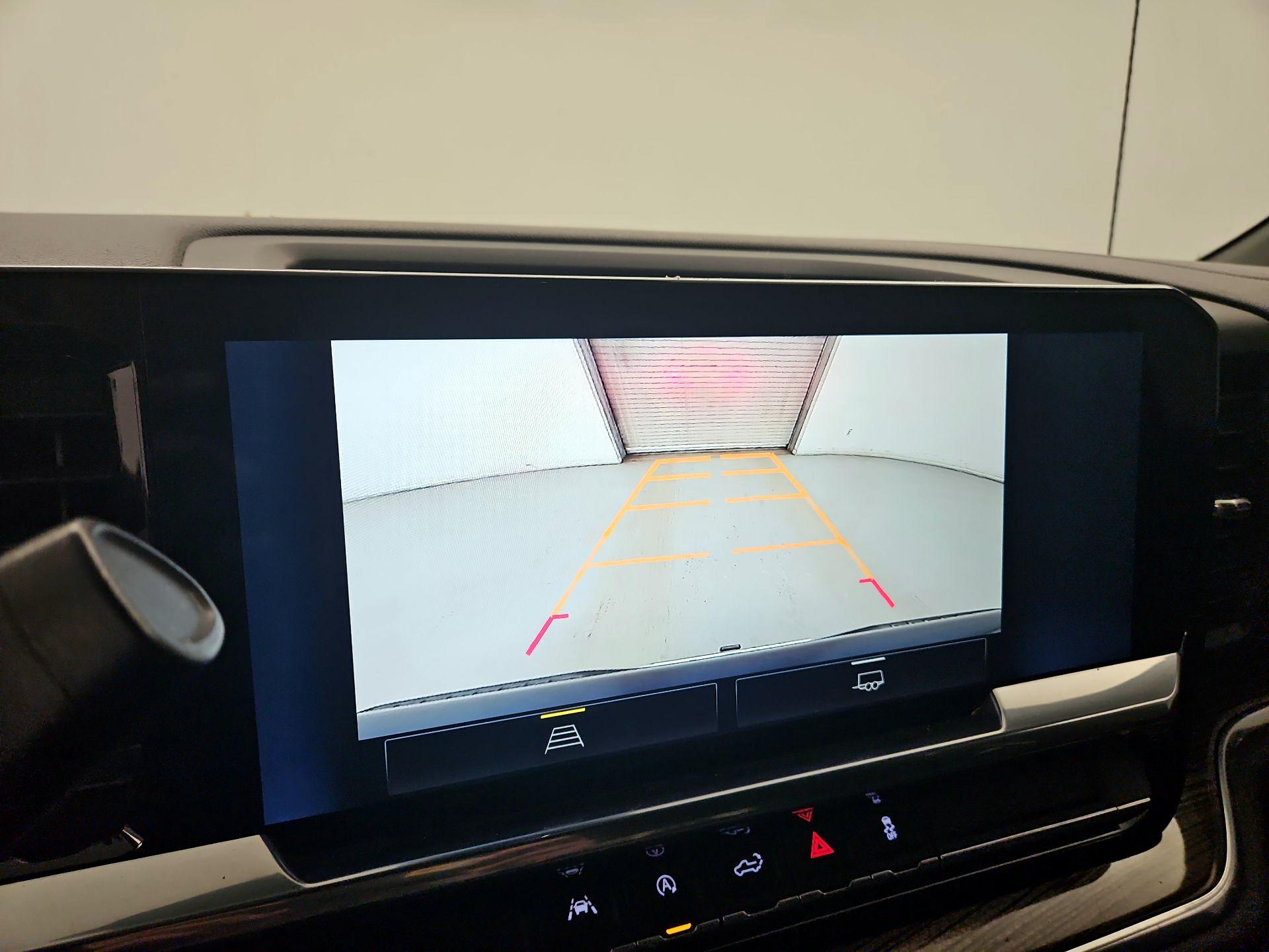 Thumbnail: 2022 Chevrolet Silverado 1500 - 14