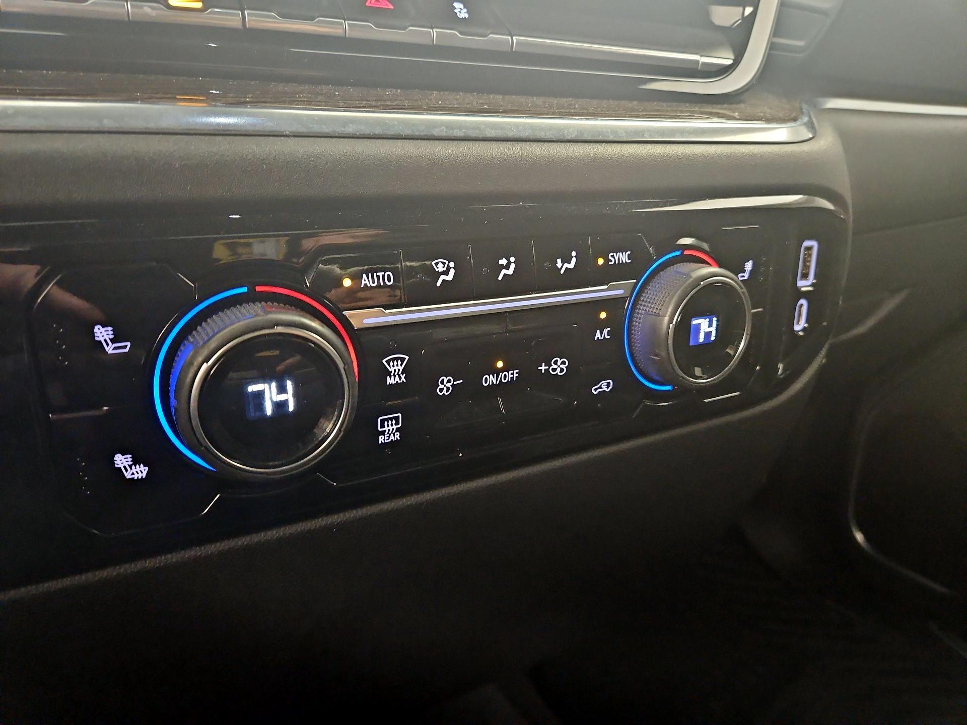 Thumbnail: 2022 Chevrolet Silverado 1500 - 16