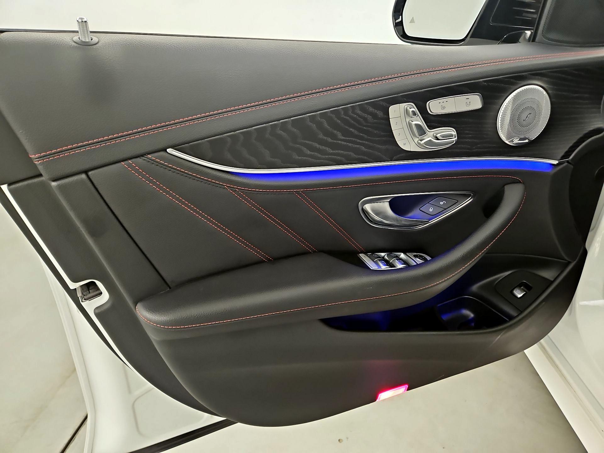 Thumbnail: 2020 Mercedes-Benz E-Class - 12