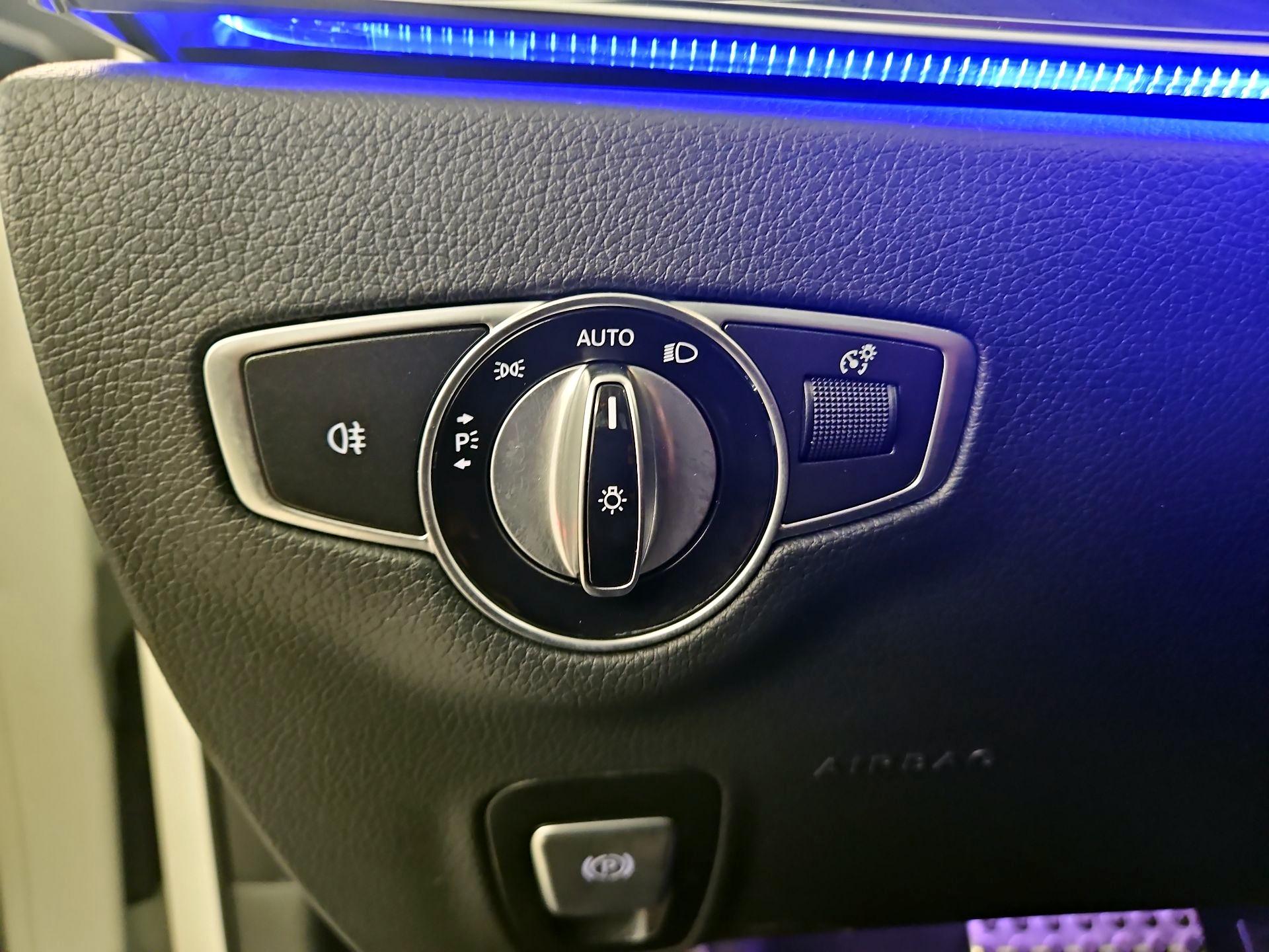 Thumbnail: 2020 Mercedes-Benz E-Class - 13