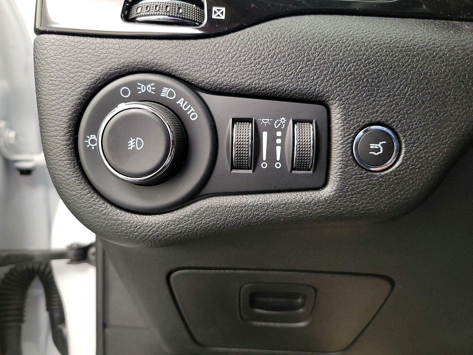 Thumbnail: 2023 Jeep Cherokee - 13