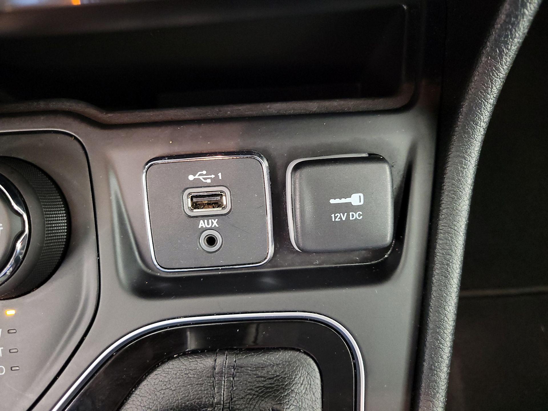 Thumbnail: 2023 Jeep Cherokee - 19