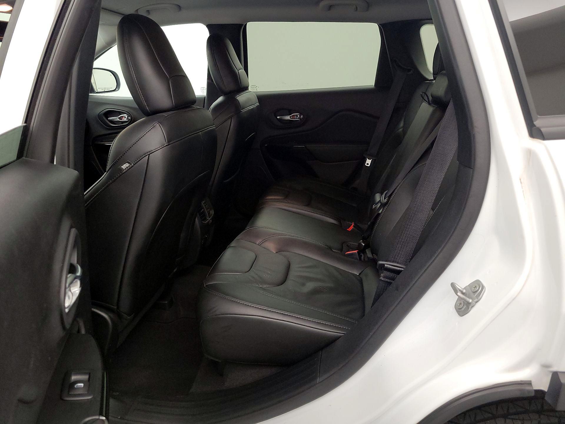 Thumbnail: 2023 Jeep Cherokee - 20