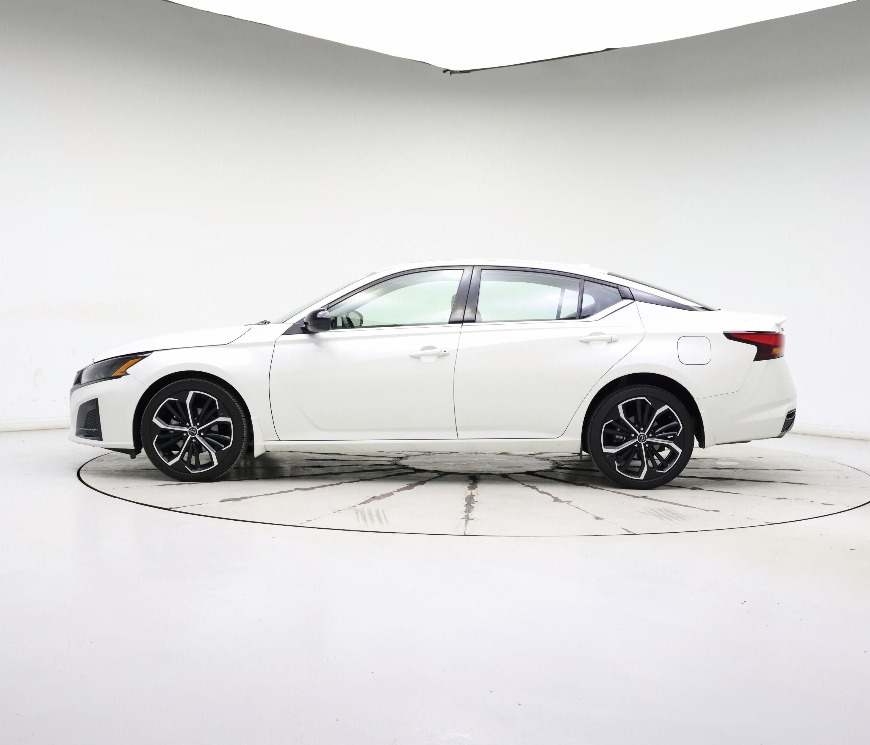 Thumbnail: 2023 Nissan Altima - 3