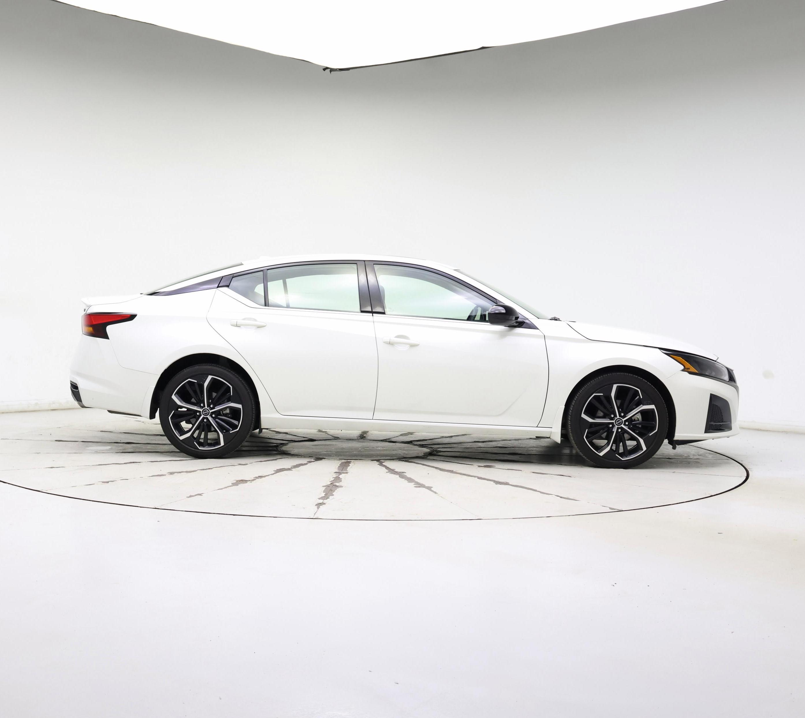 Thumbnail: 2023 Nissan Altima - 7