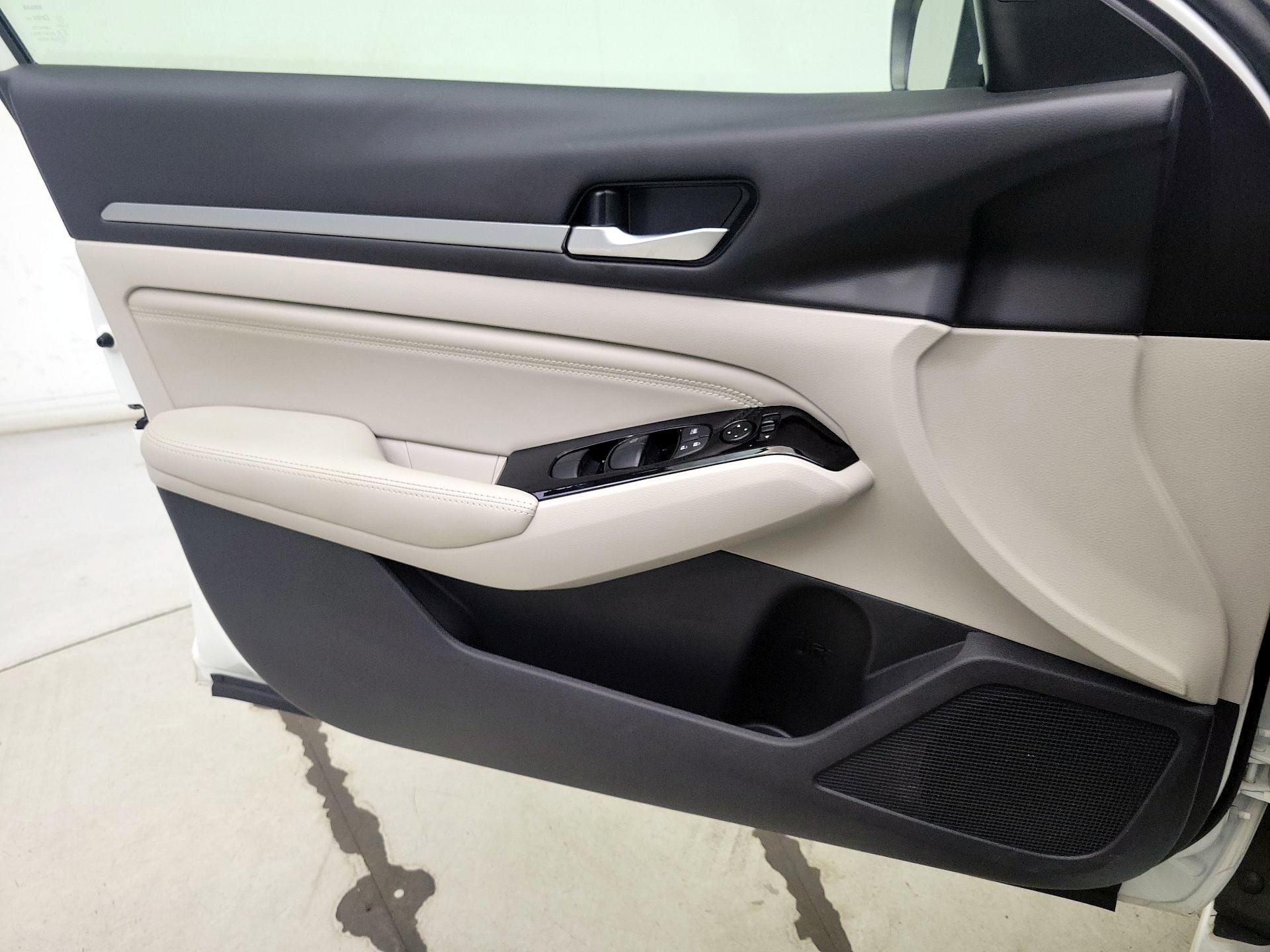 Thumbnail: 2023 Nissan Altima - 12