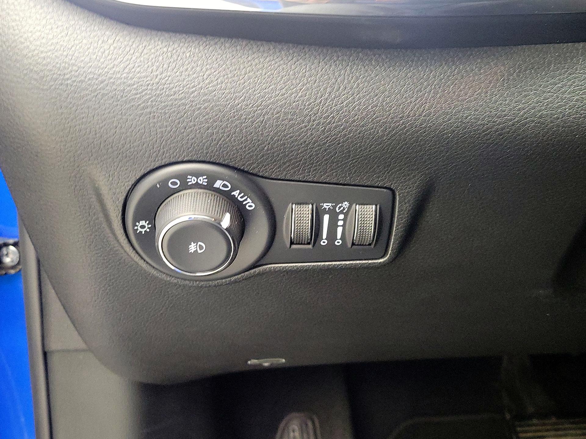 Thumbnail: 2022 Jeep Compass - 13