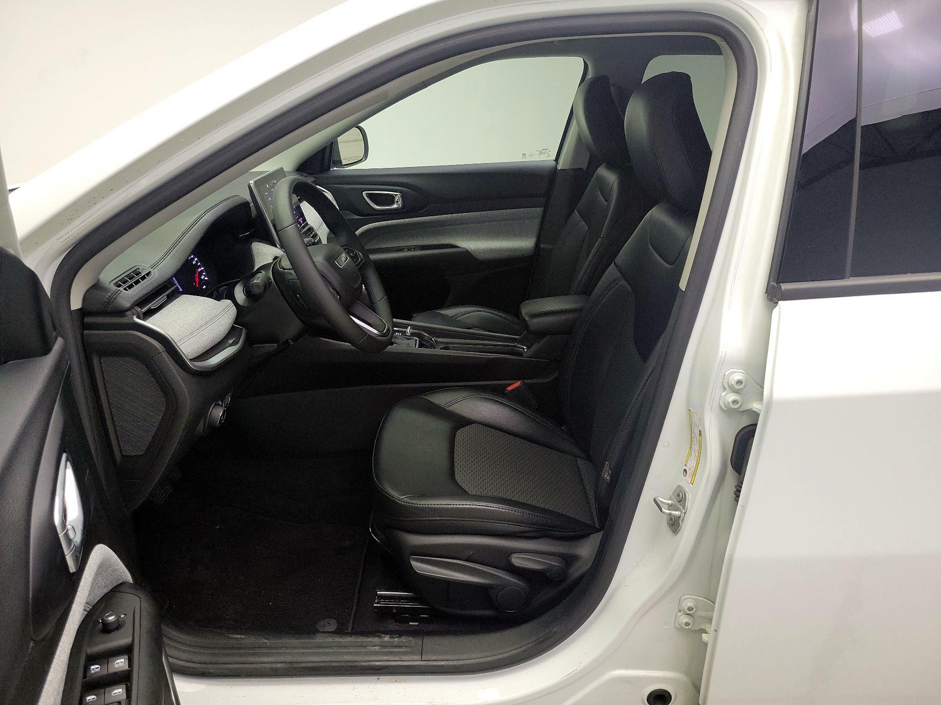 Thumbnail: 2022 Jeep Compass - 11