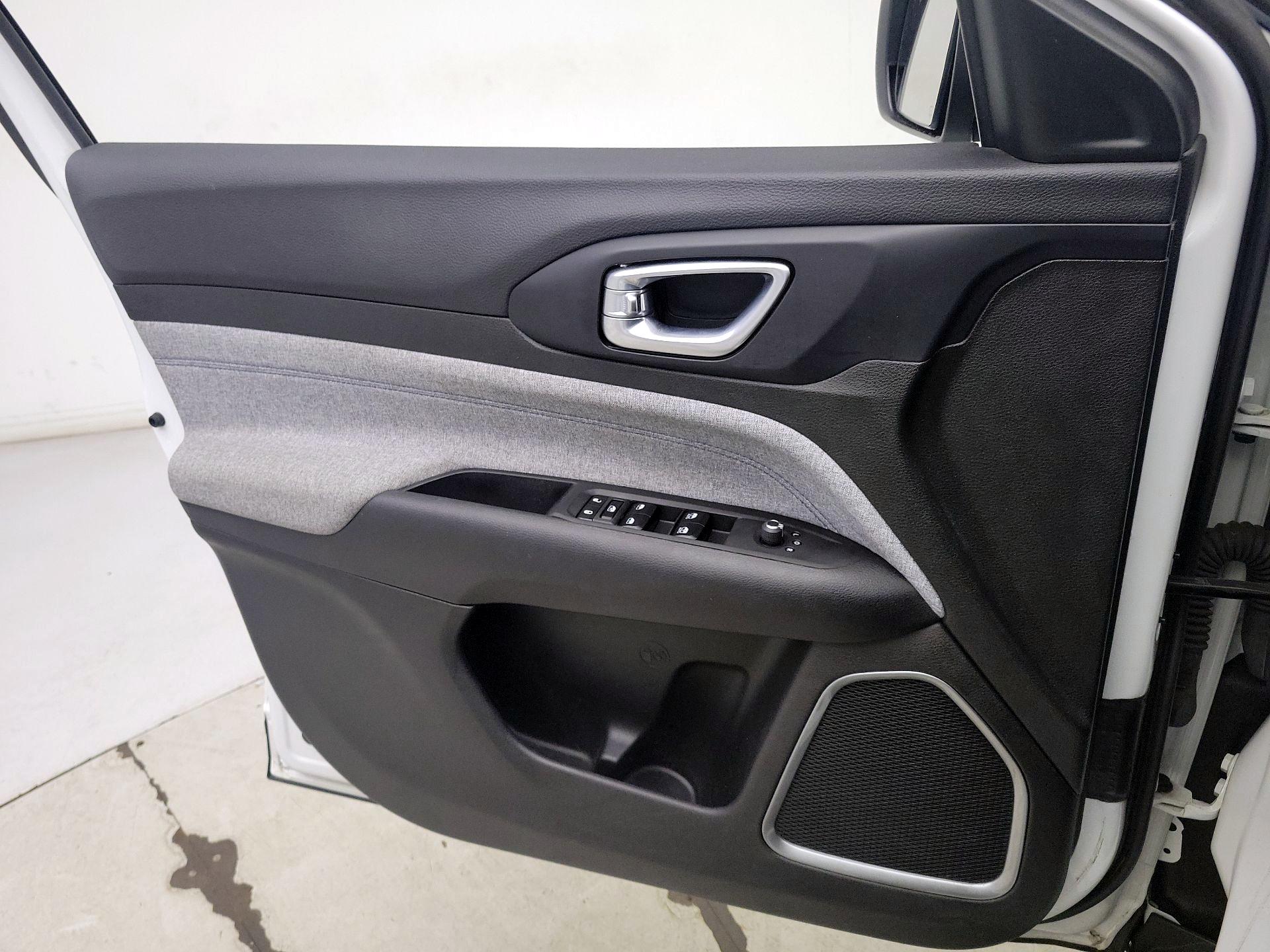 Thumbnail: 2022 Jeep Compass - 12