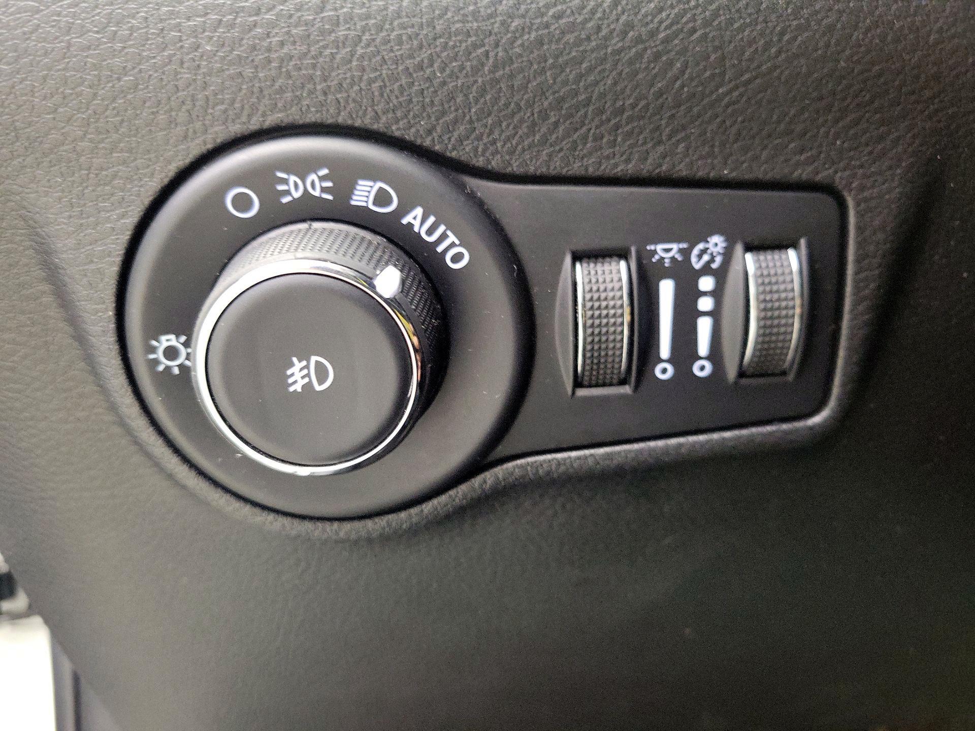 Thumbnail: 2022 Jeep Compass - 13