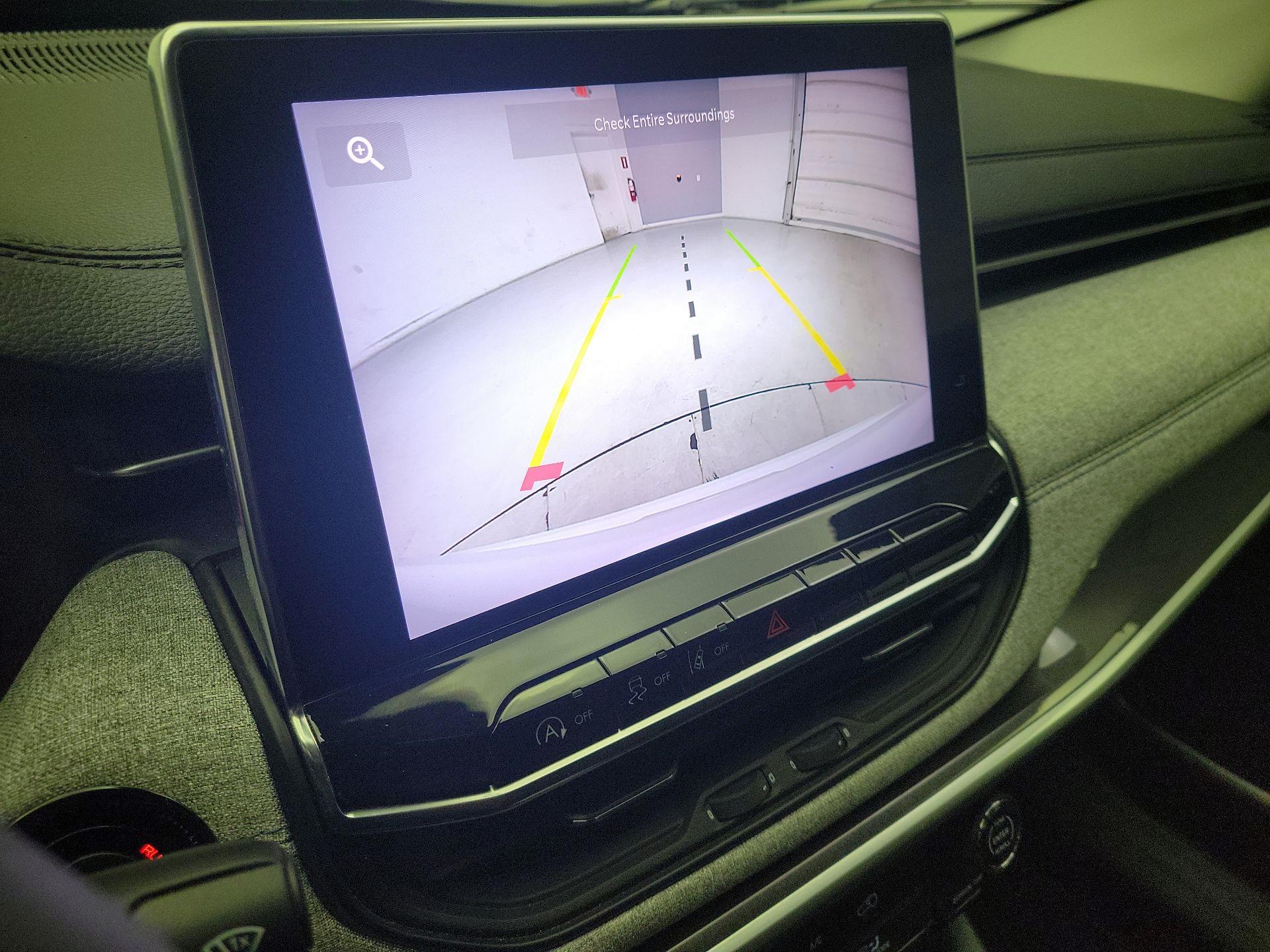 Thumbnail: 2022 Jeep Compass - 14