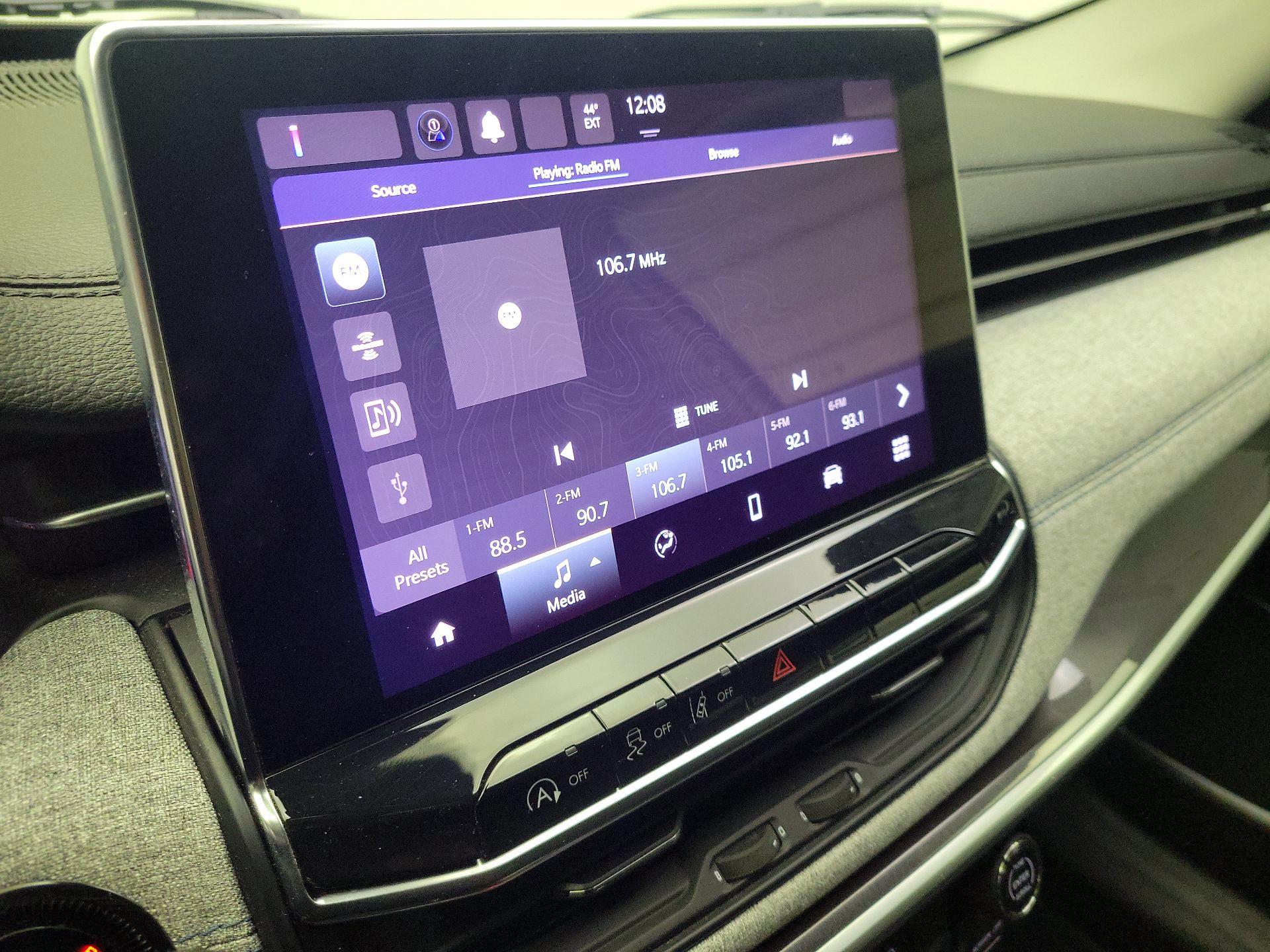 Thumbnail: 2022 Jeep Compass - 15