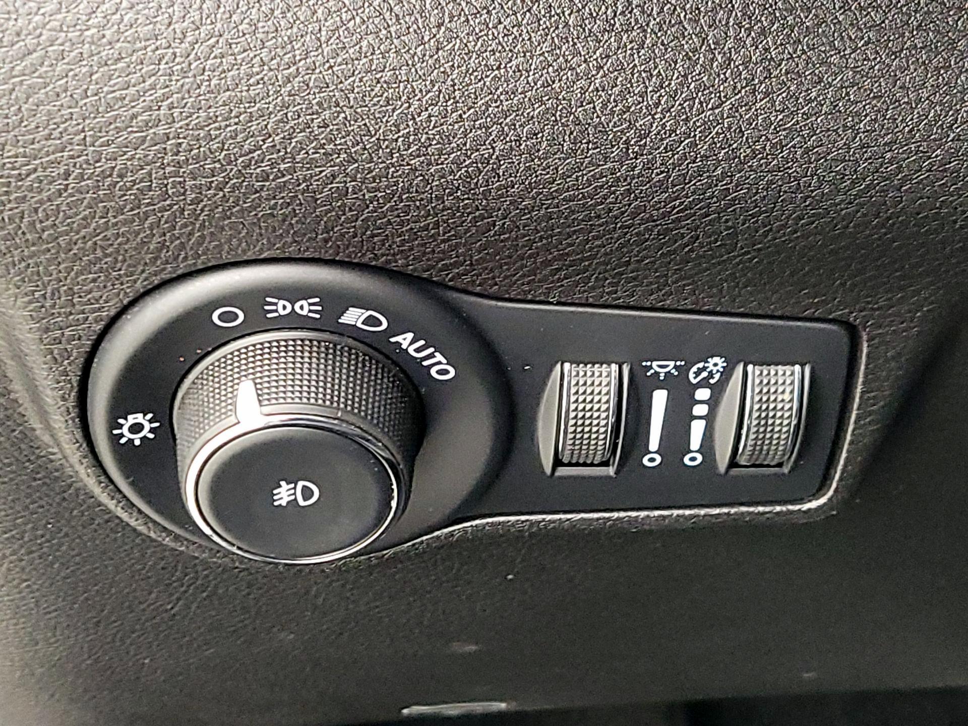 Thumbnail: 2022 Jeep Compass - 13