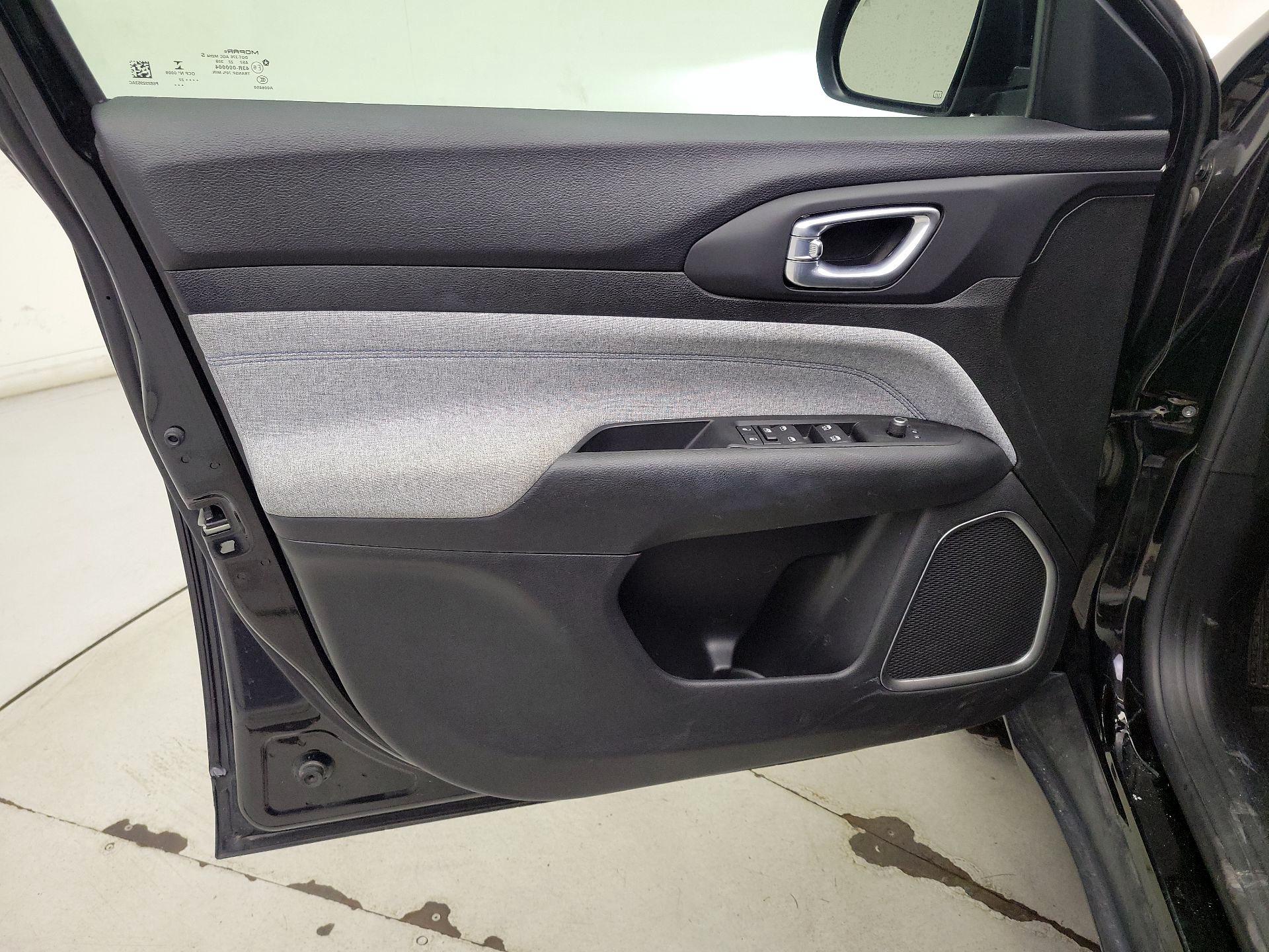 Thumbnail: 2022 Jeep Compass - 12