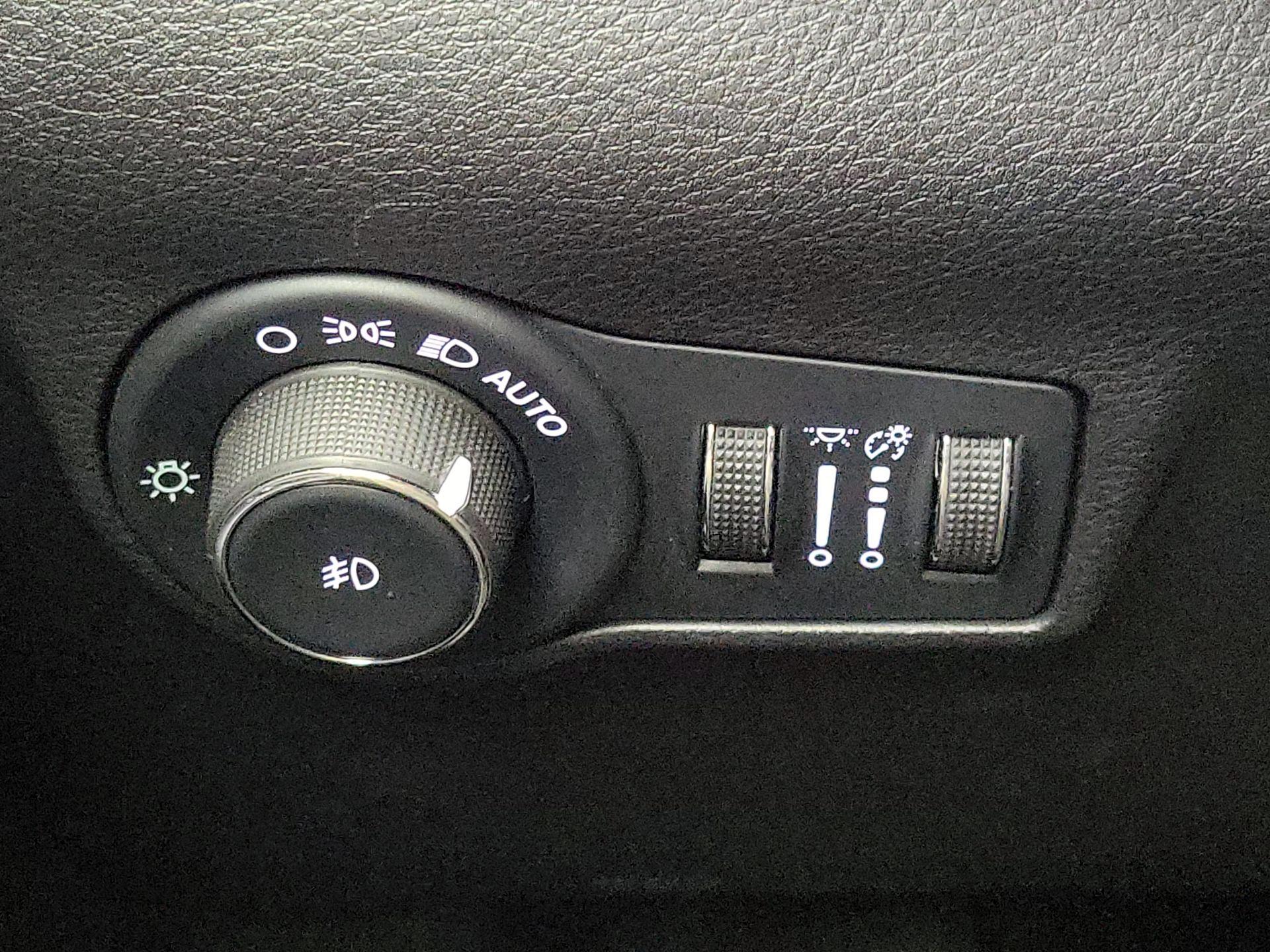 Thumbnail: 2022 Jeep Compass - 13