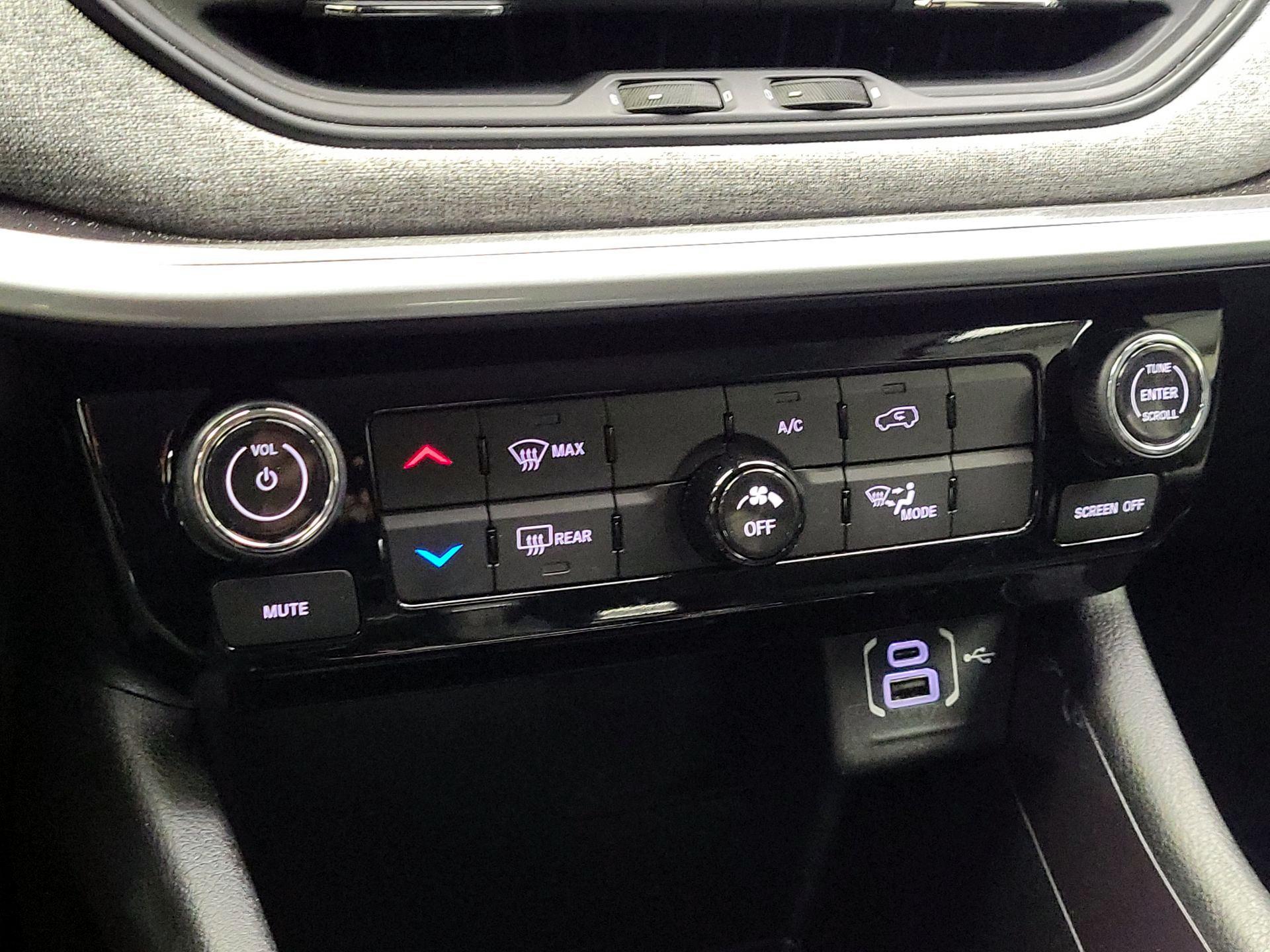 Thumbnail: 2022 Jeep Compass - 16