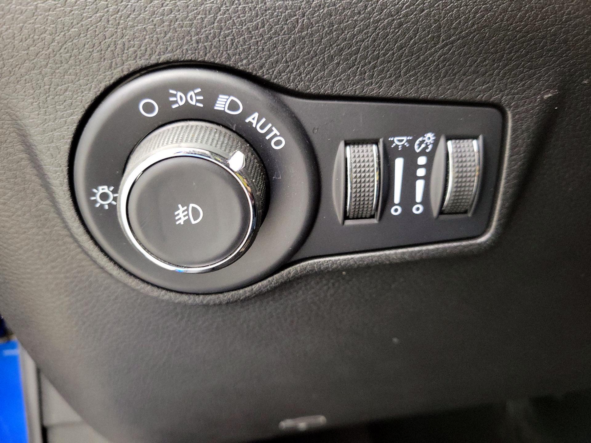 Thumbnail: 2022 Jeep Compass - 13