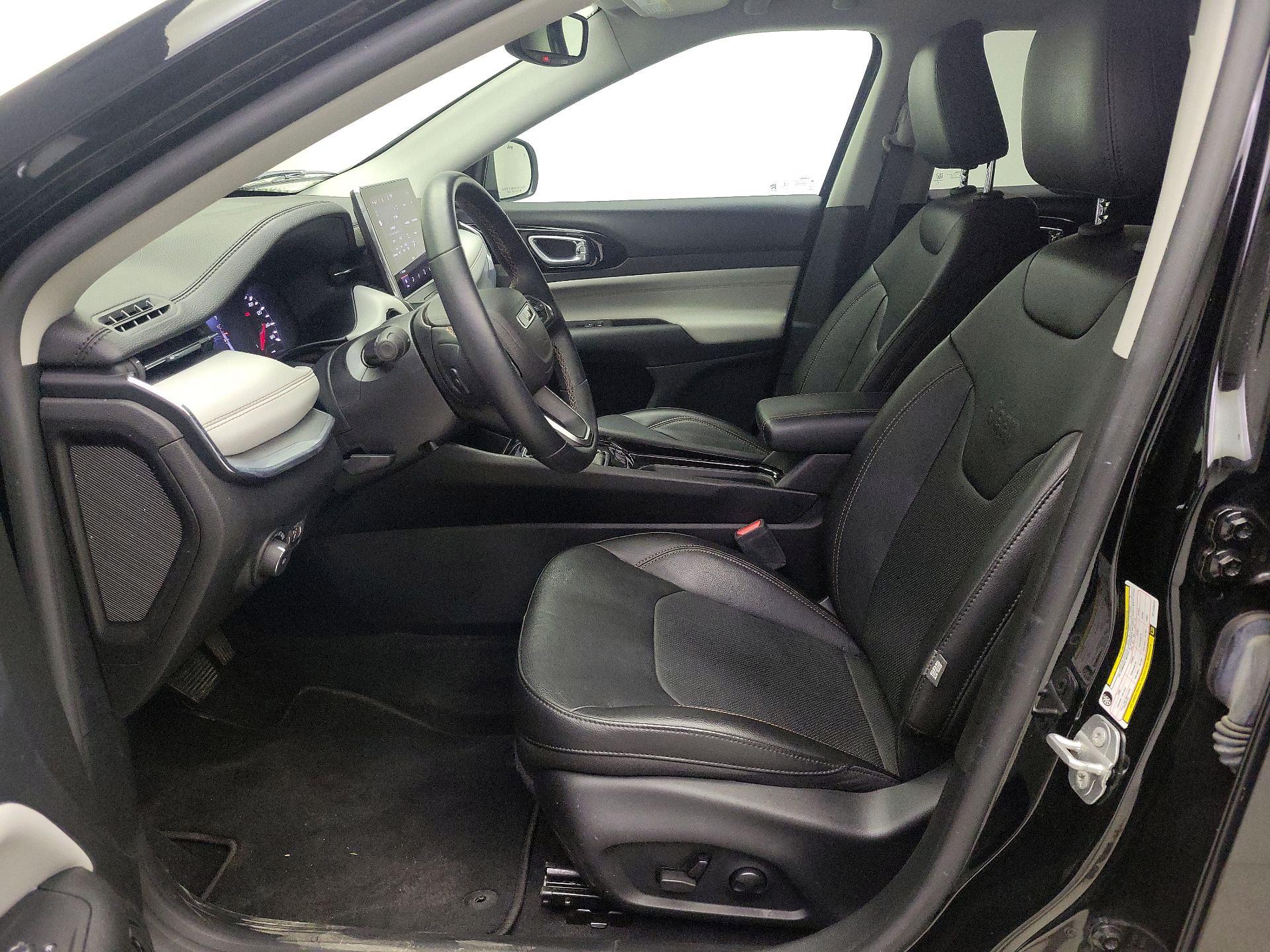 Thumbnail: 2022 Jeep Compass - 11