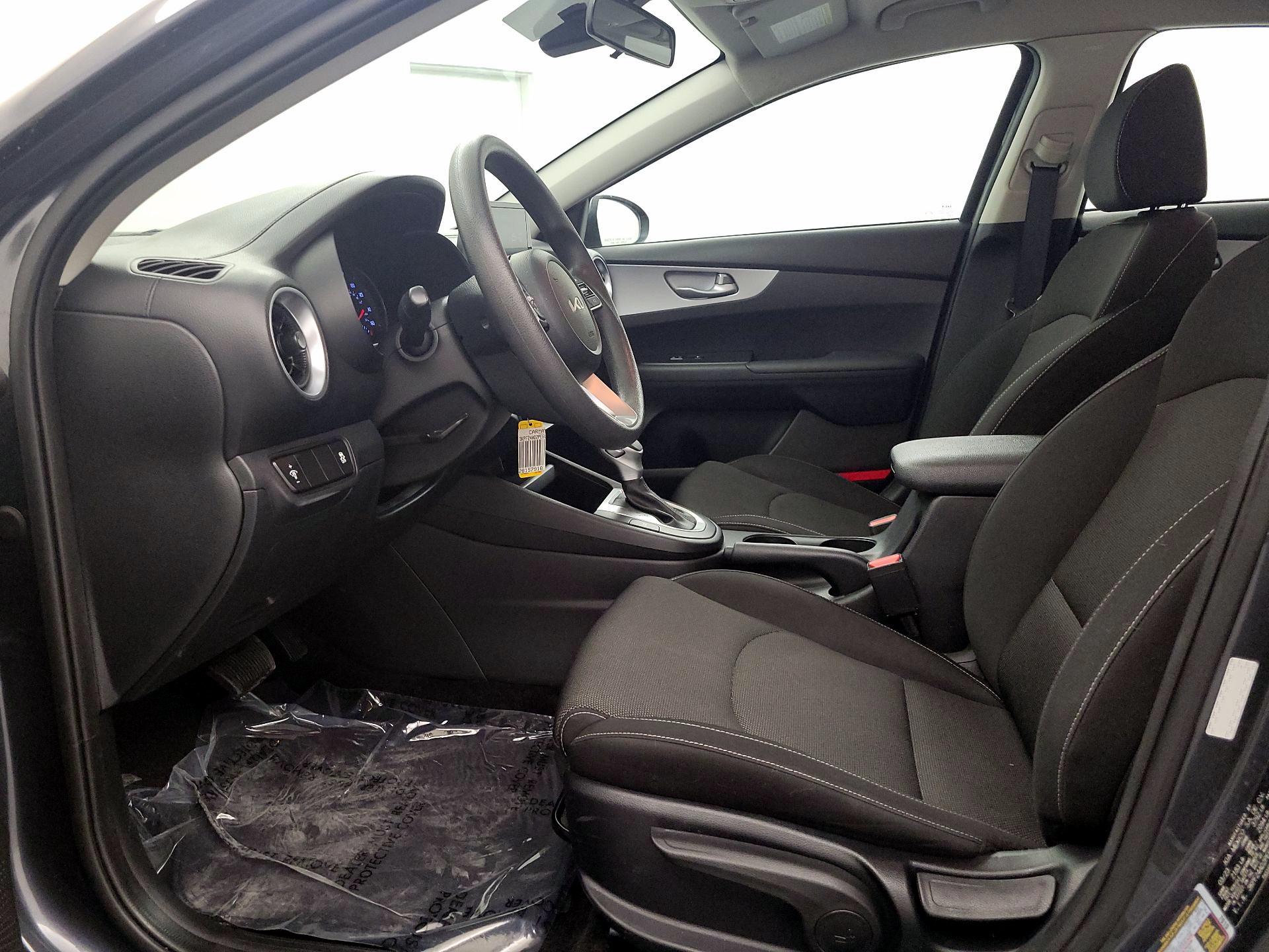 Thumbnail: 2023 Kia Forte - 11