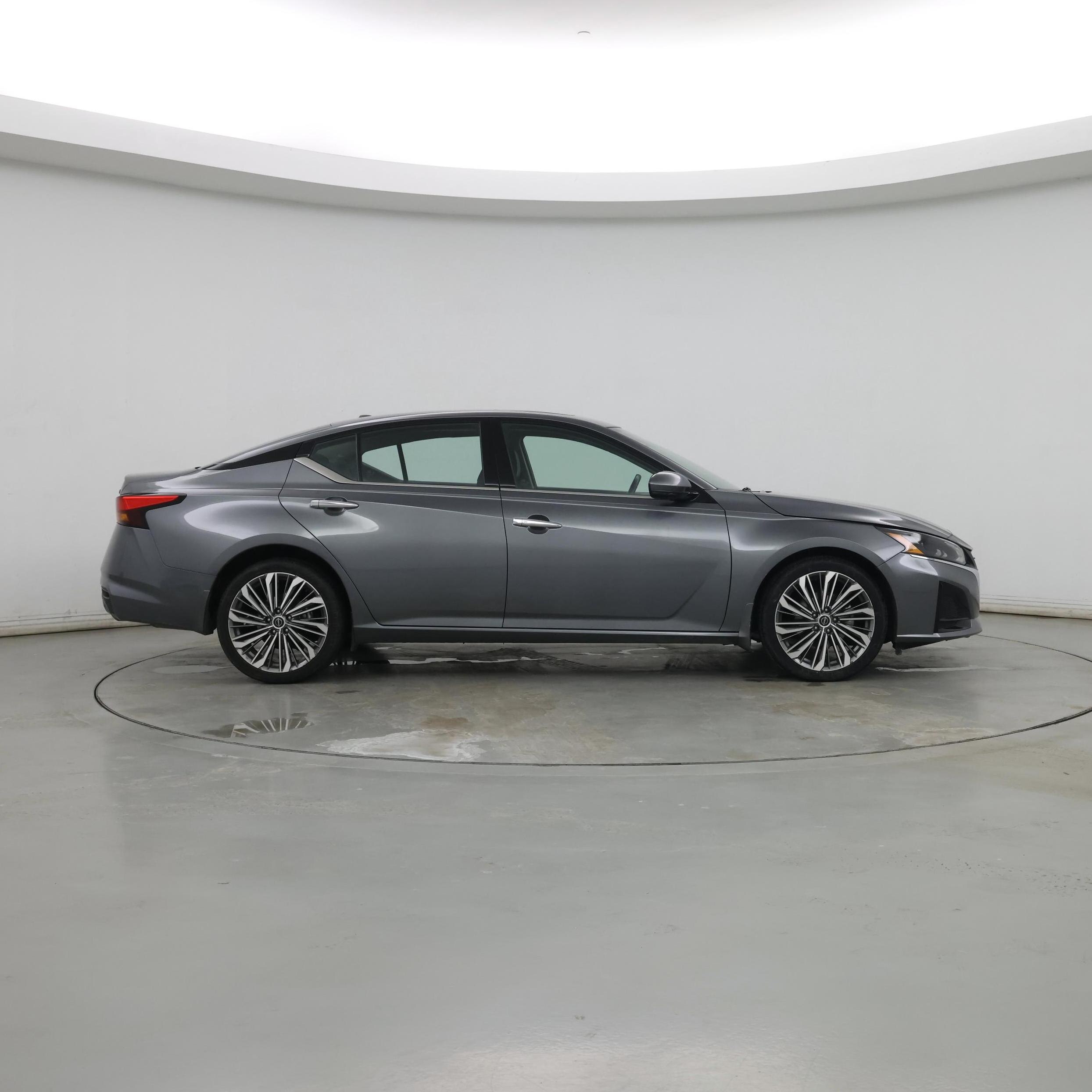 Thumbnail: 2023 Nissan Altima - 7