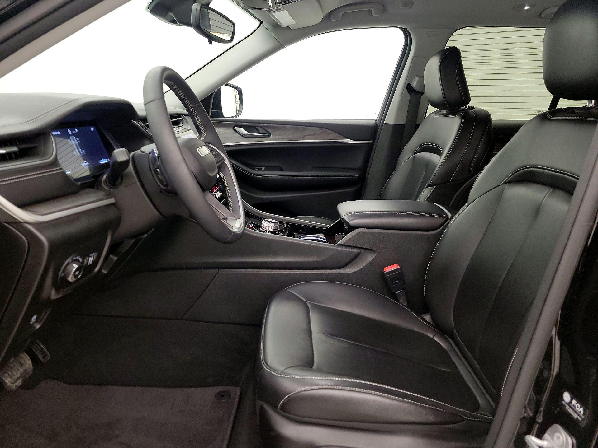 Thumbnail: 2023 Jeep Grand Cherokee - 11