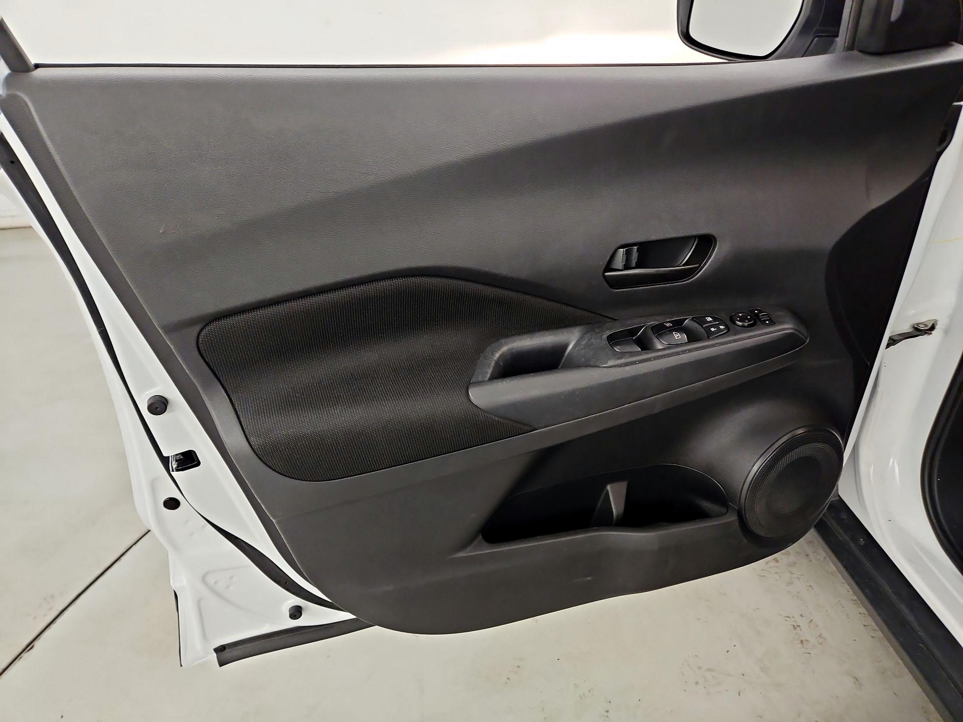 Thumbnail: 2023 Nissan Kicks - 12