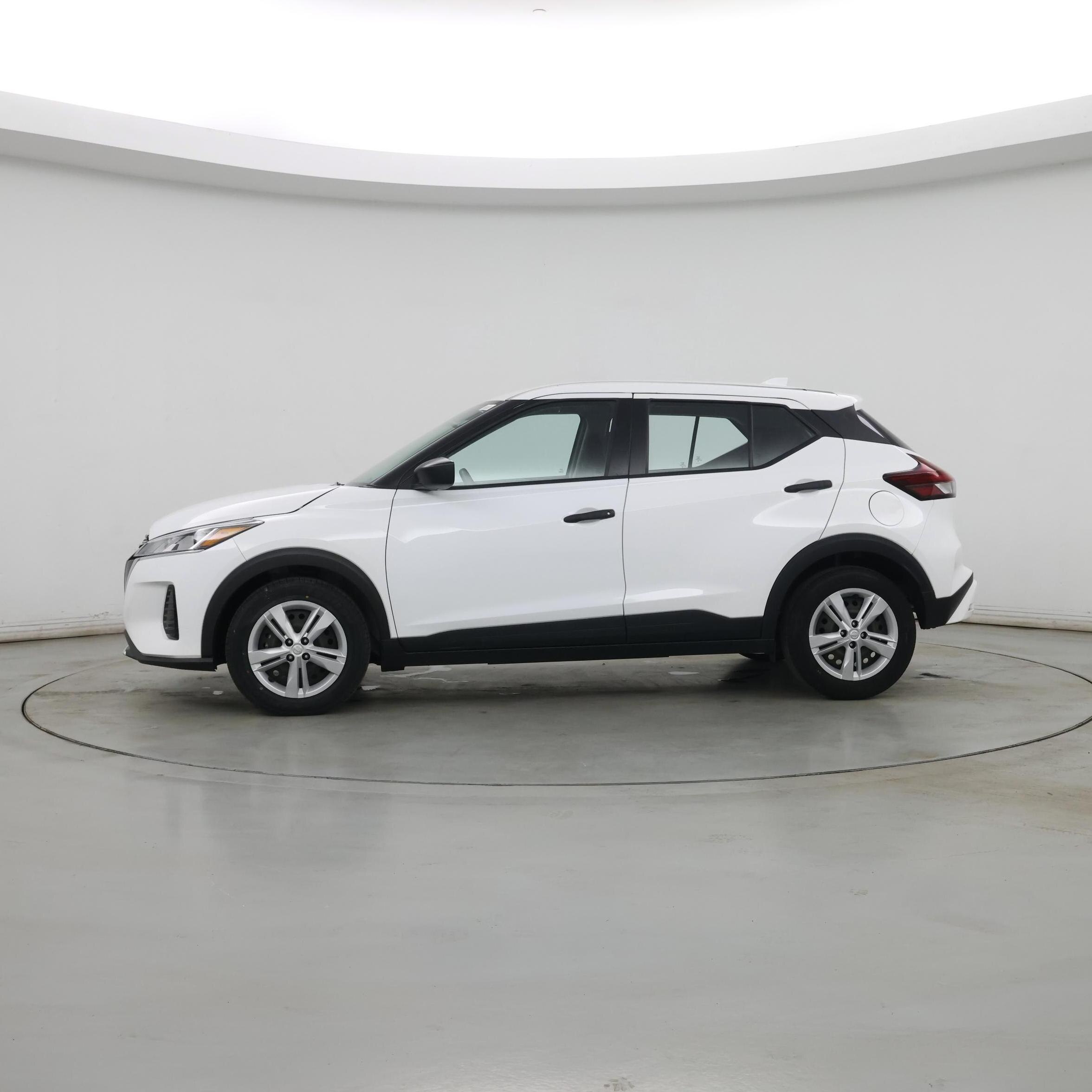 Thumbnail: 2023 Nissan Kicks - 3