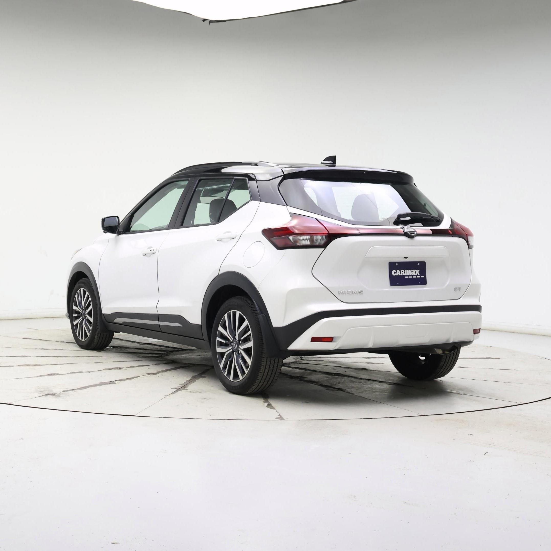 Thumbnail: 2023 Nissan Kicks - 2