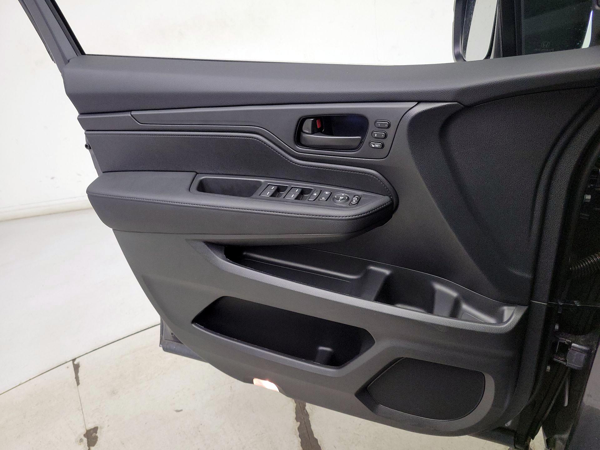 Thumbnail: 2025 Honda Odyssey - 12