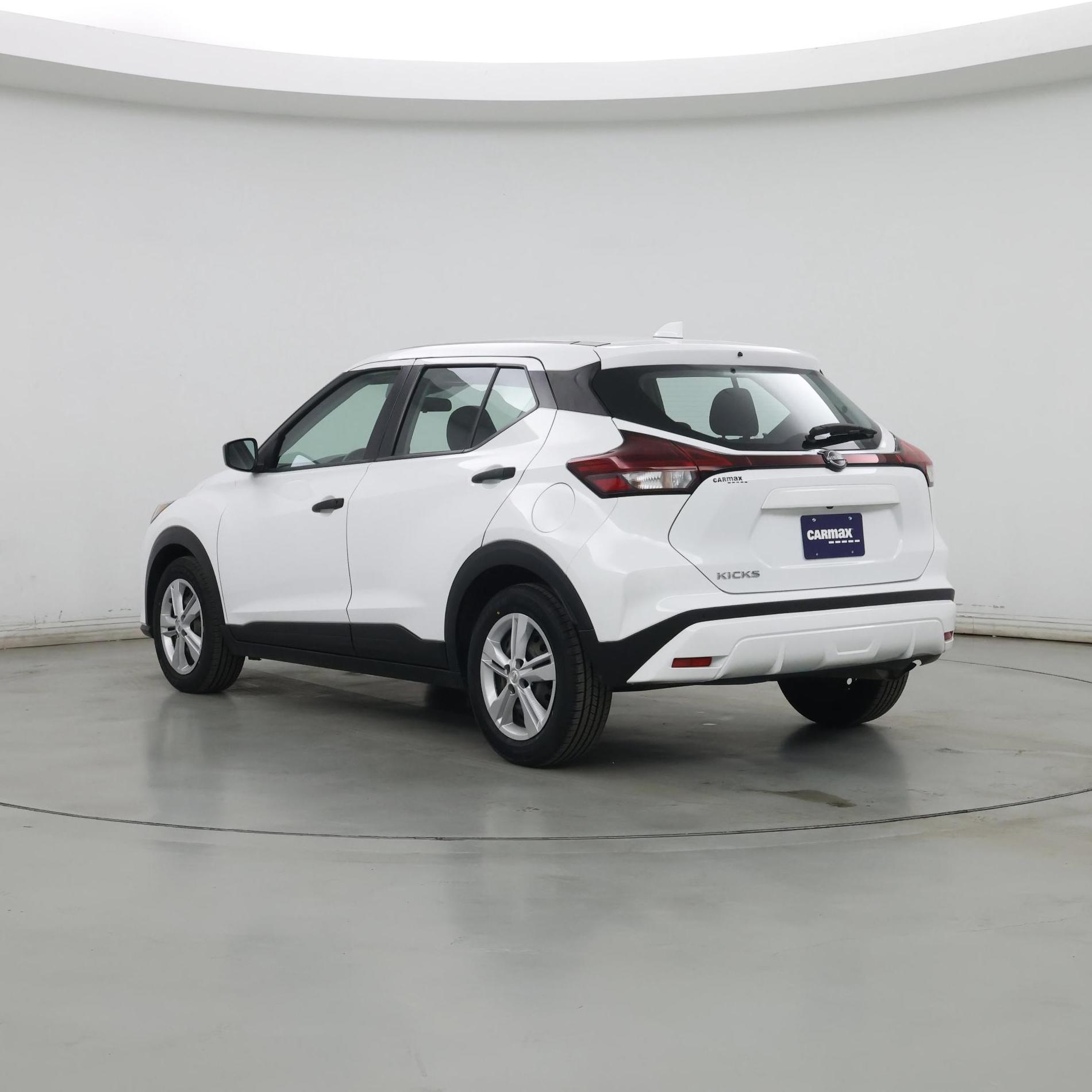 Thumbnail: 2023 Nissan Kicks - 2