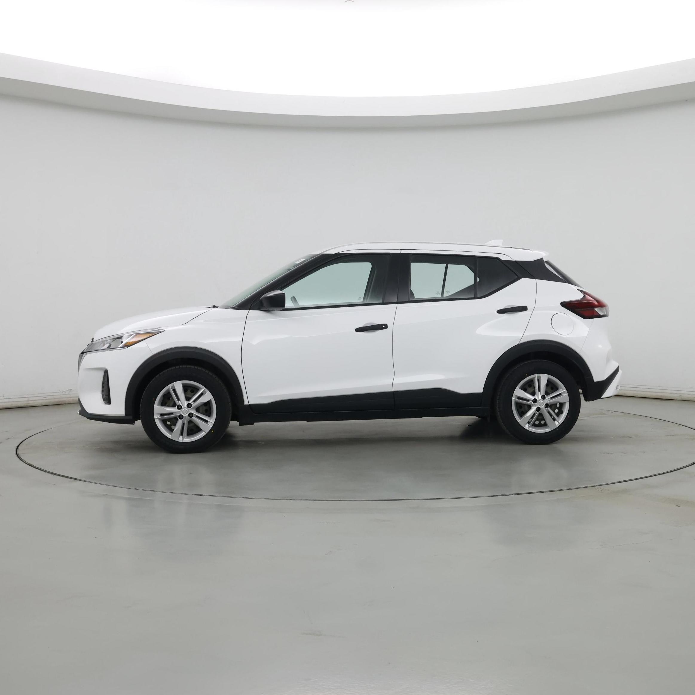 Thumbnail: 2023 Nissan Kicks - 3