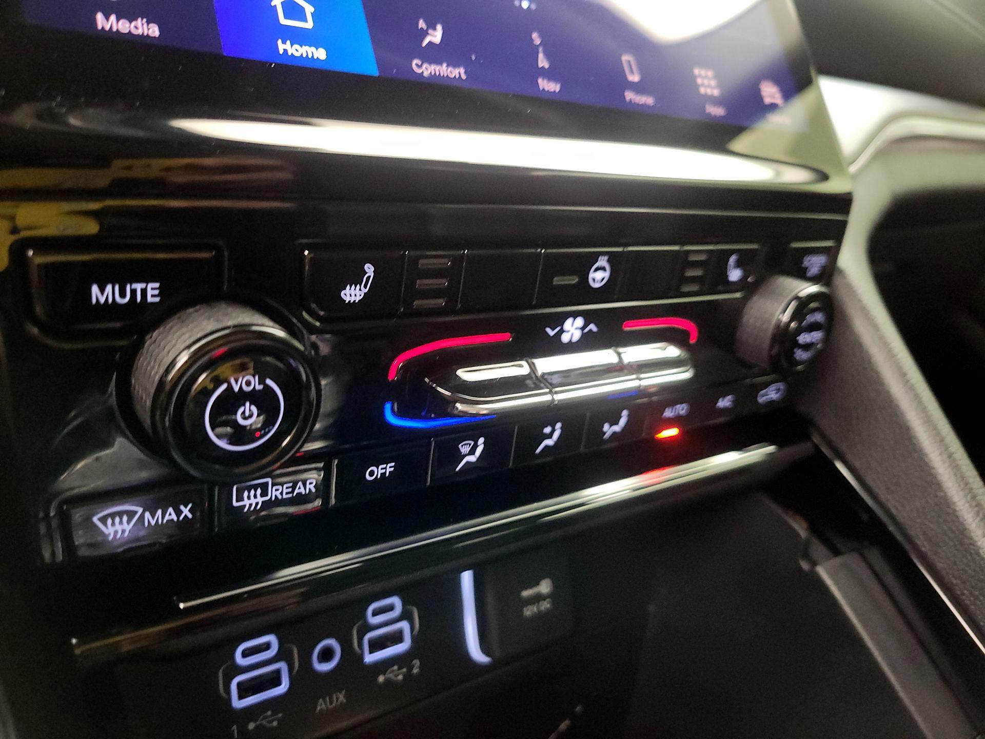 Thumbnail: 2023 Jeep Grand Cherokee - 17