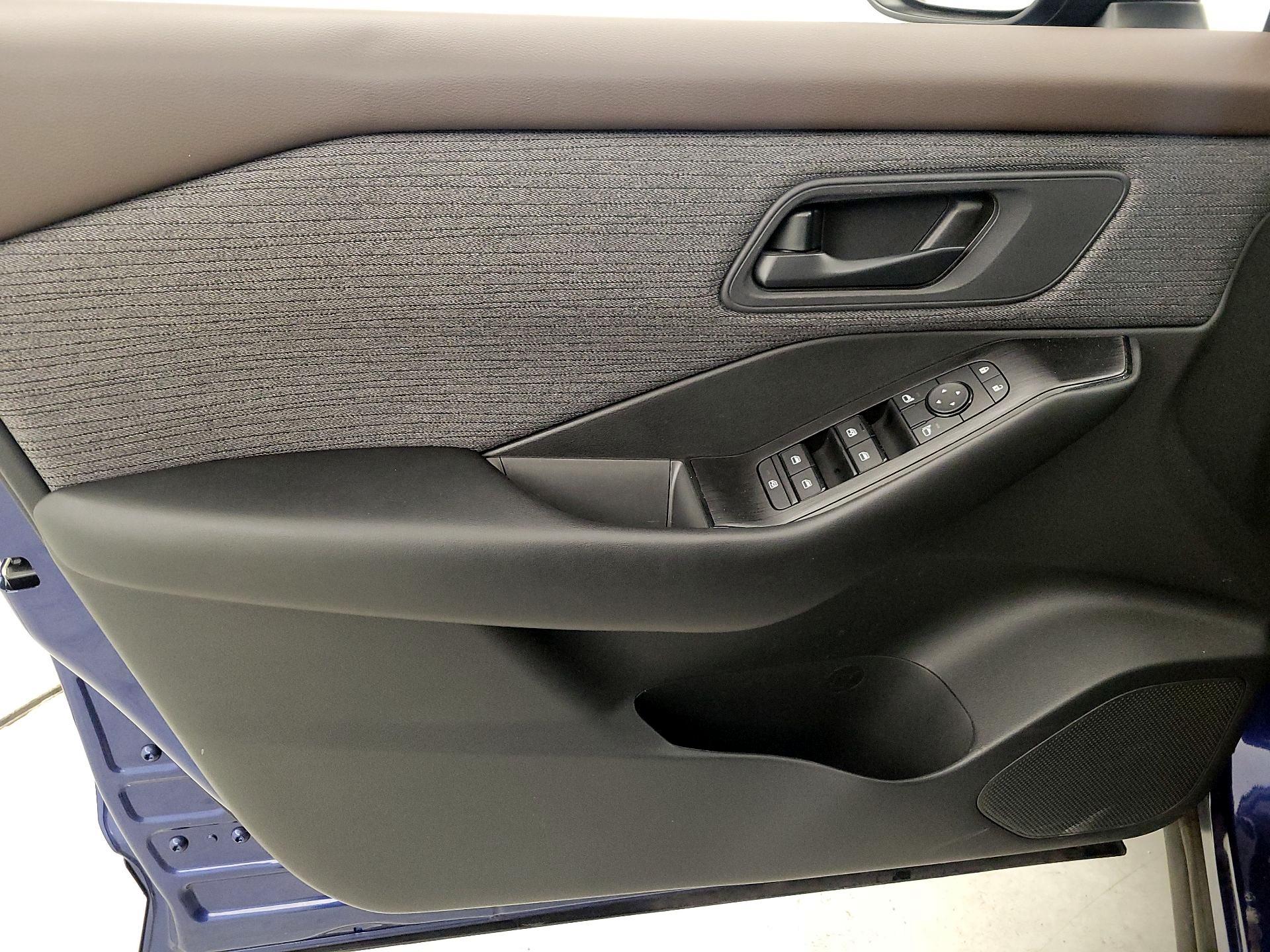 Thumbnail: 2023 Nissan Rogue - 12